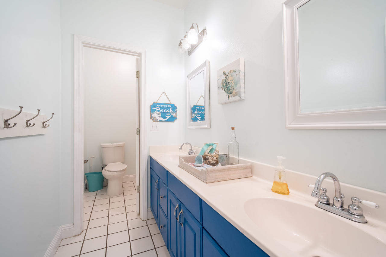 LAKESIDE VILLAGE - Residential