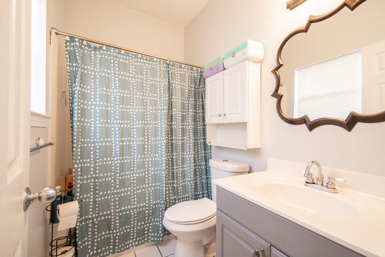 LAKESIDE VILLAGE - Residential