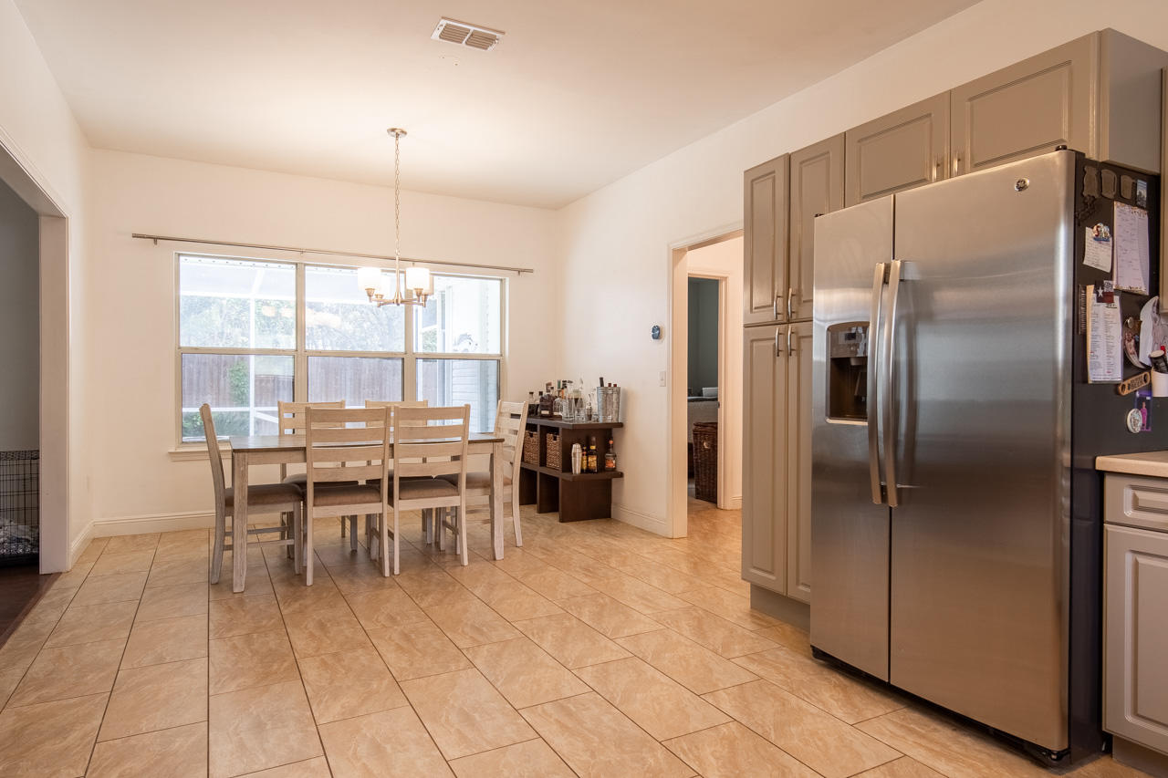 LAKESIDE VILLAGE - Residential