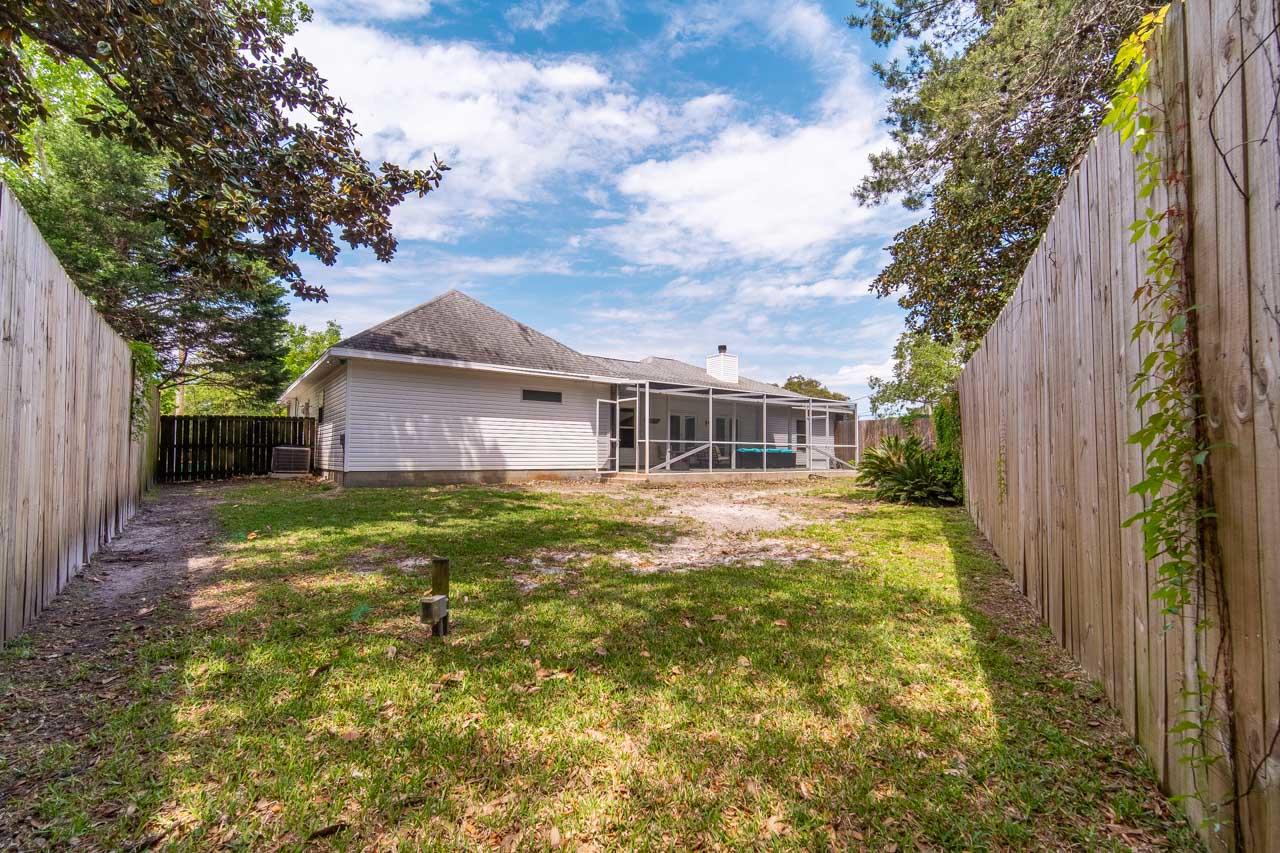 LAKESIDE VILLAGE - Residential