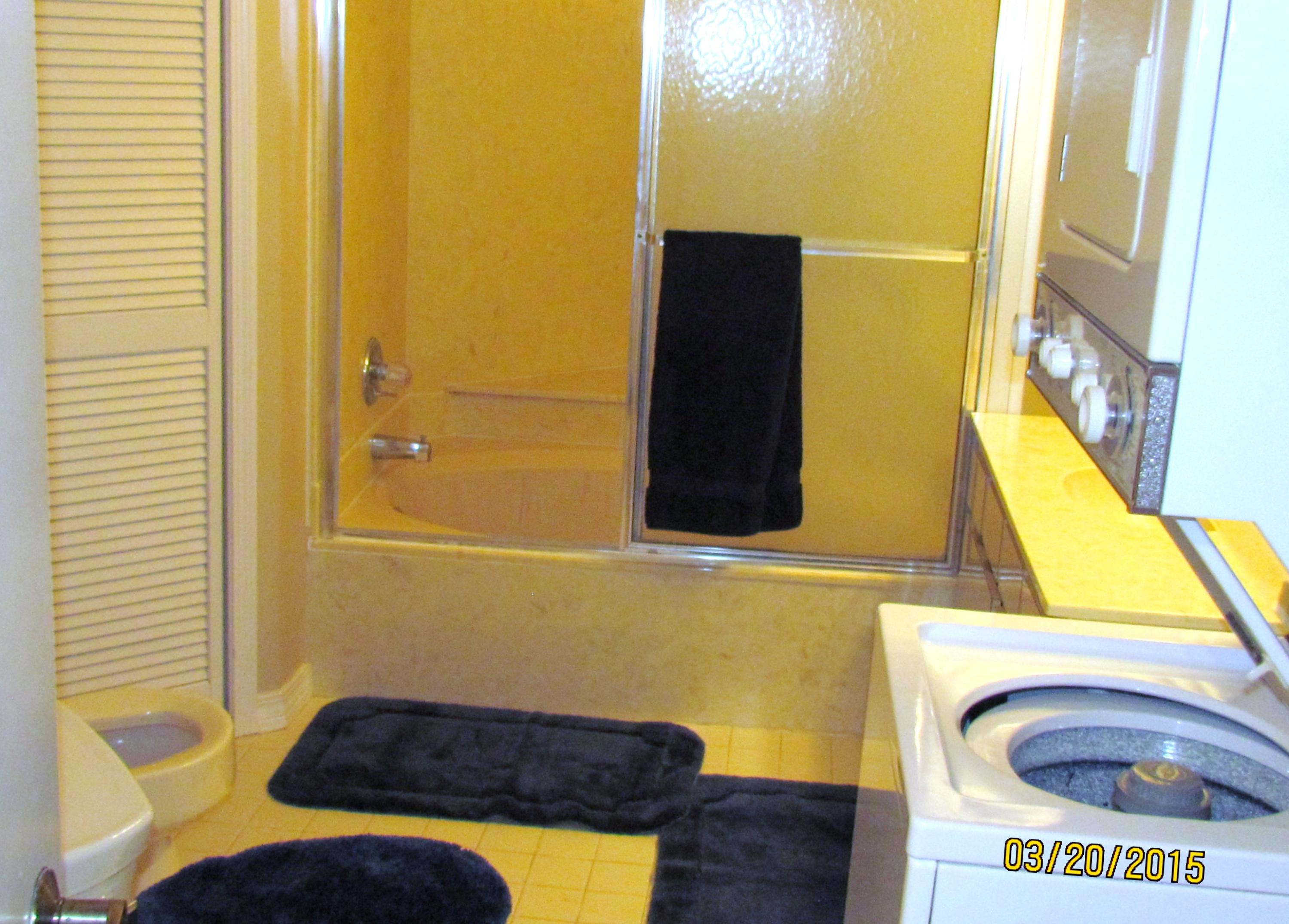 BAY VILLAS CONDOS - Residential Lease