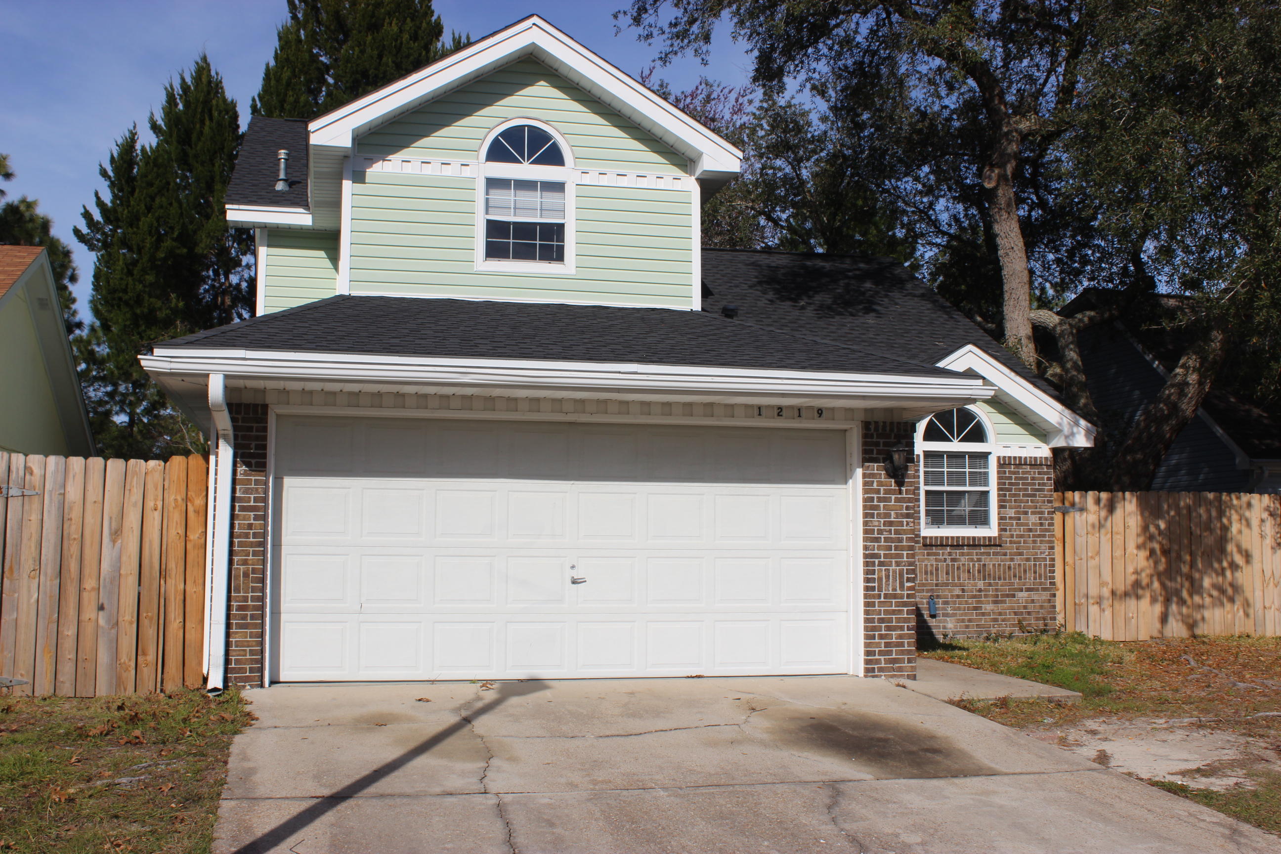 LAKE CHARLESTON - Residential