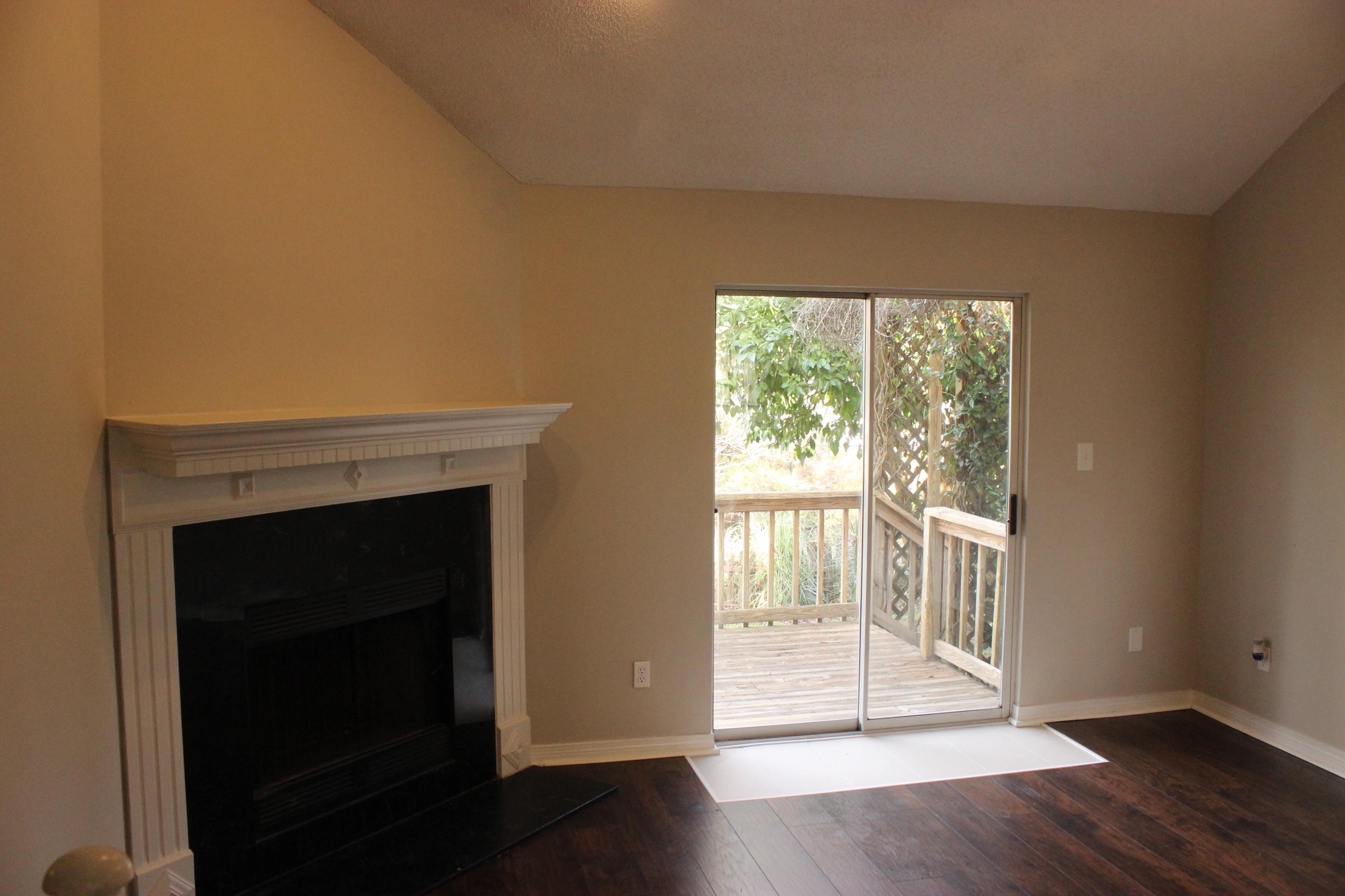 LAKE CHARLESTON - Residential