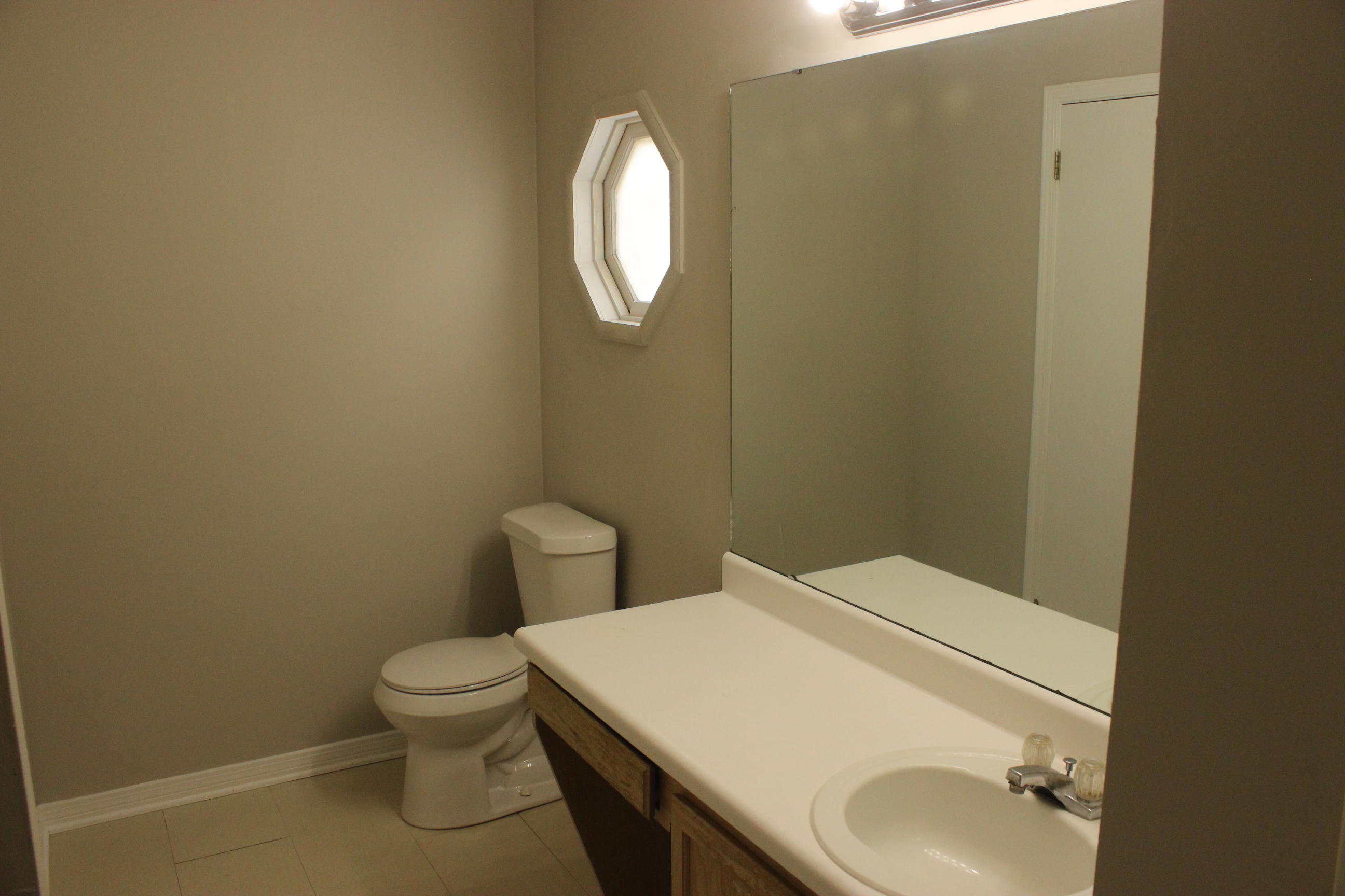 LAKE CHARLESTON - Residential