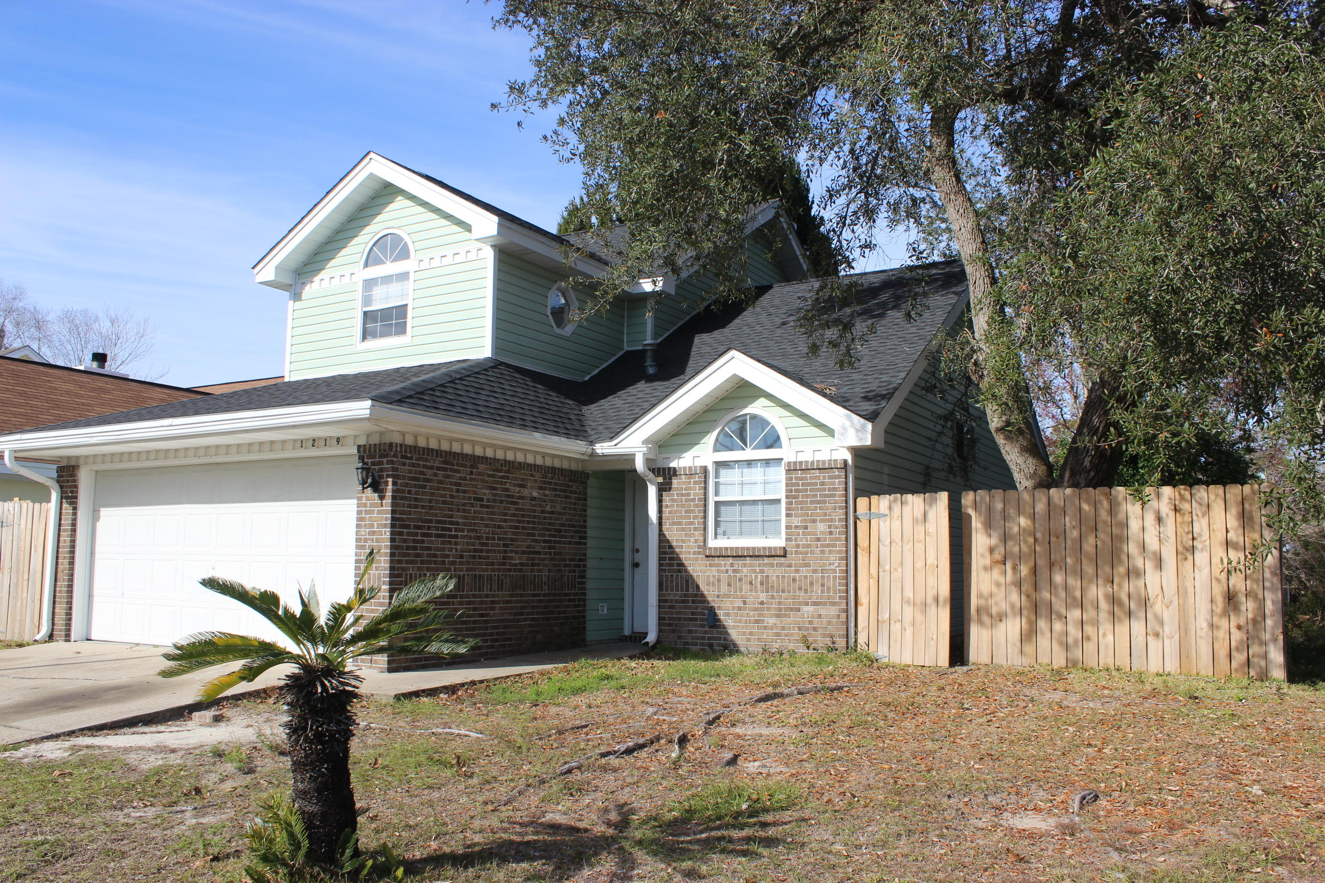 LAKE CHARLESTON - Residential
