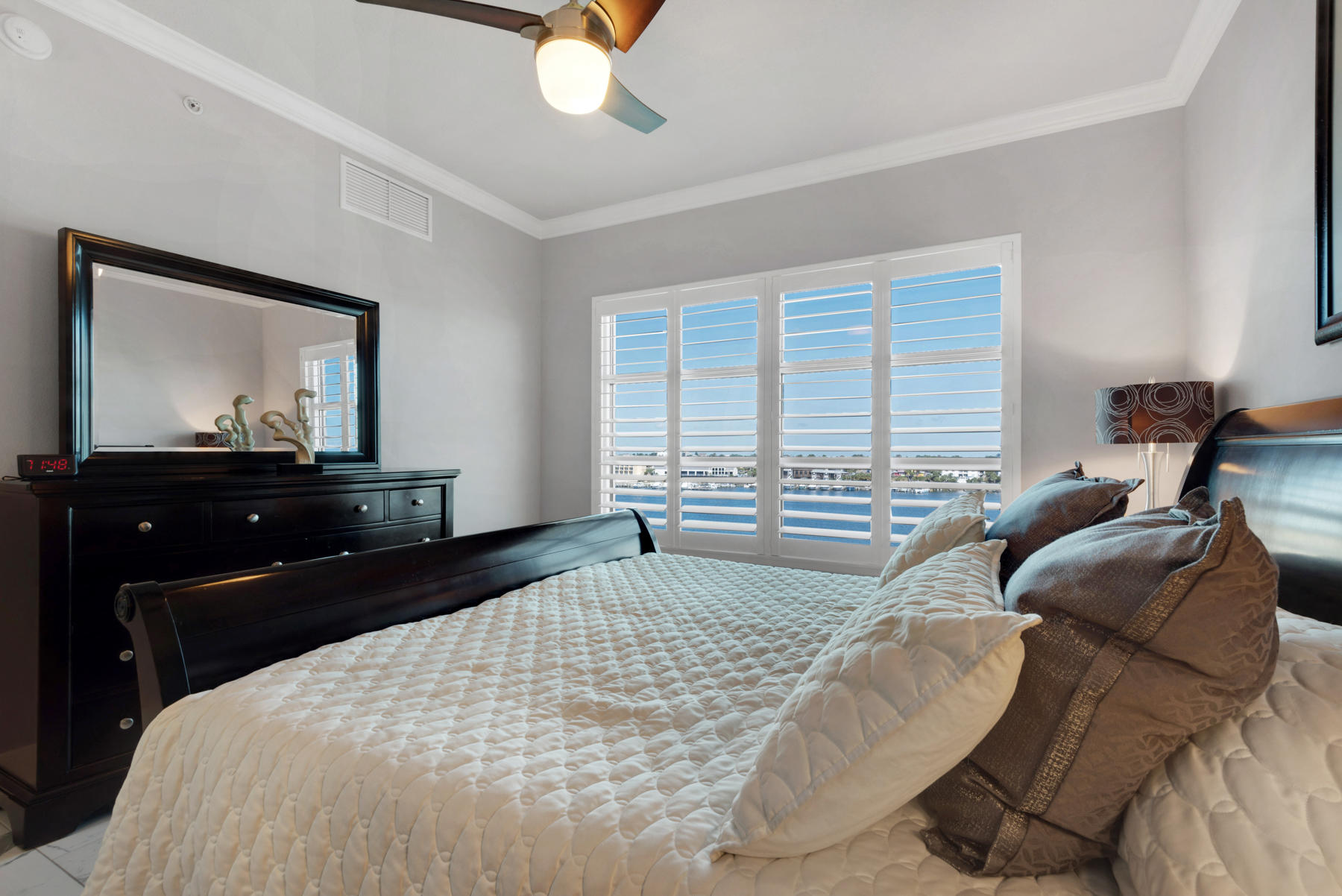 HARBOR LIGHTS - Residential