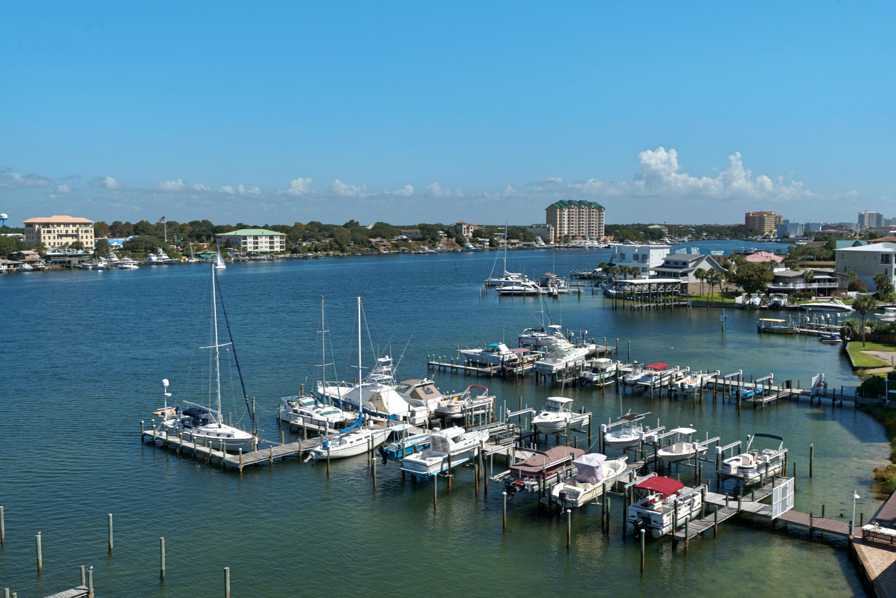 HARBOR LIGHTS - Residential