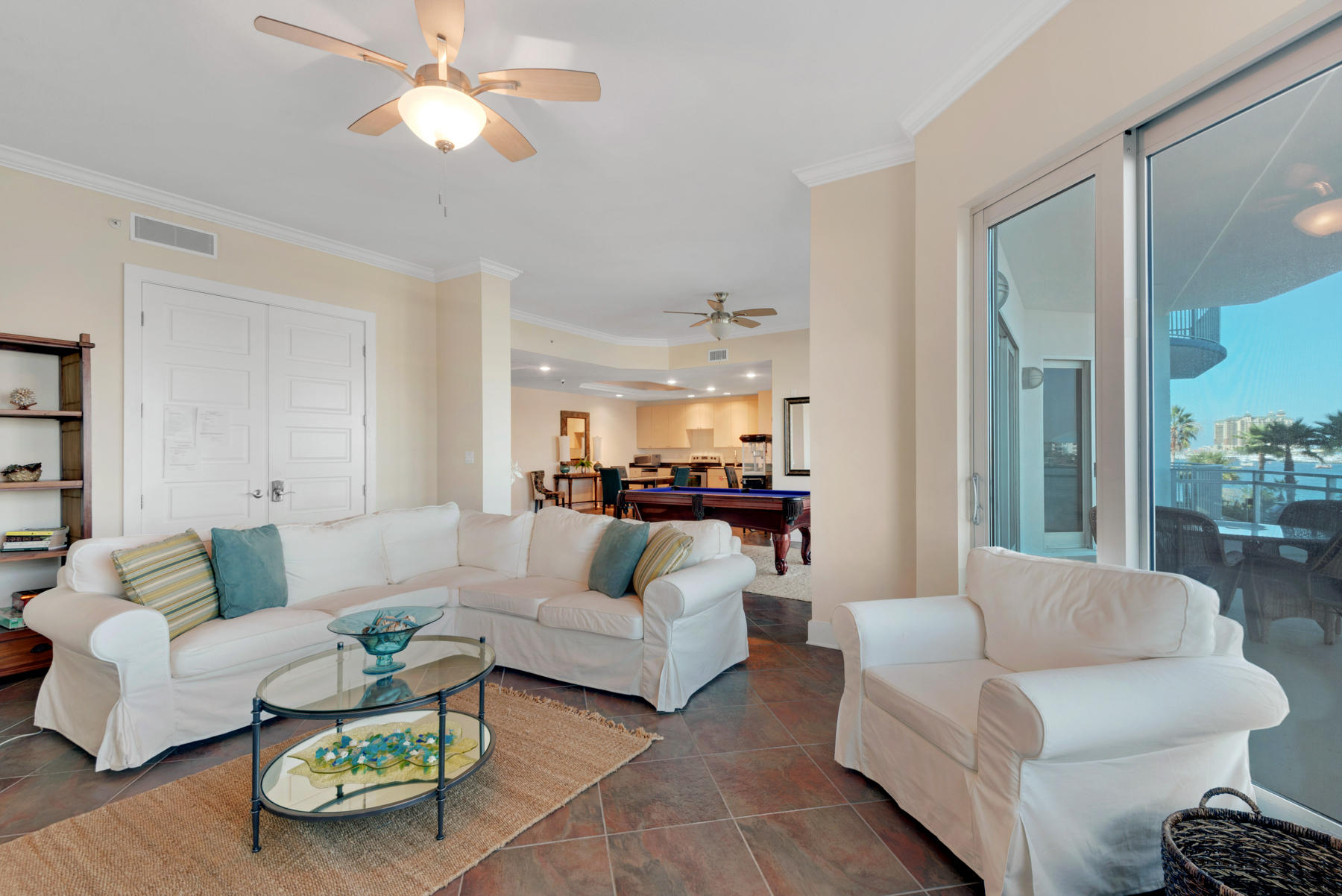 HARBOR LIGHTS - Residential