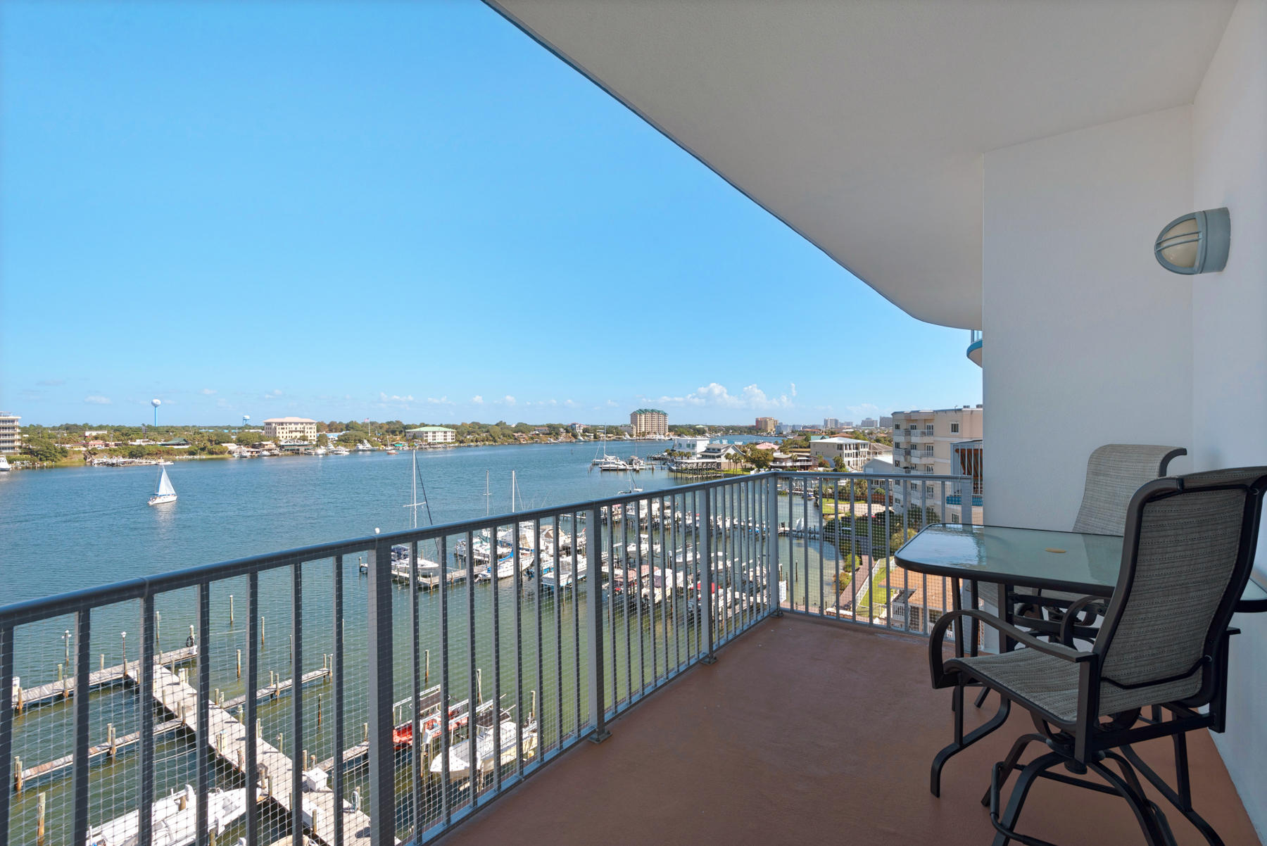 HARBOR LIGHTS - Residential