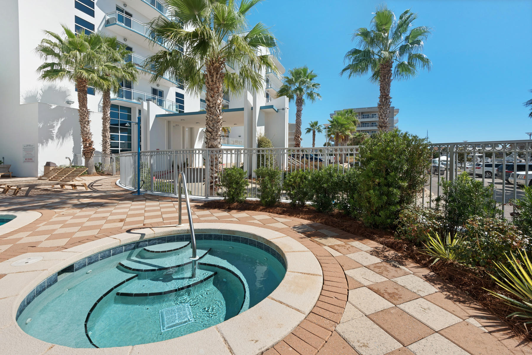 HARBOR LIGHTS - Residential