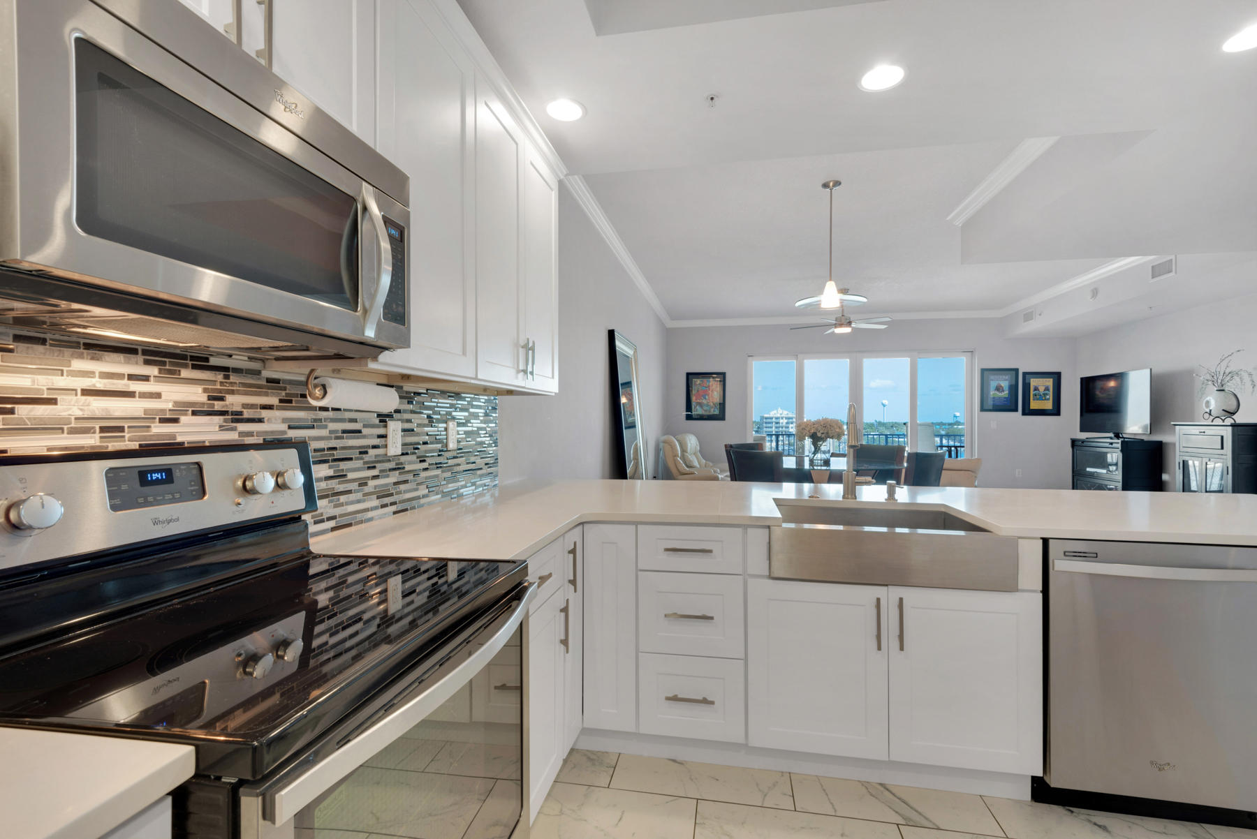 HARBOR LIGHTS - Residential