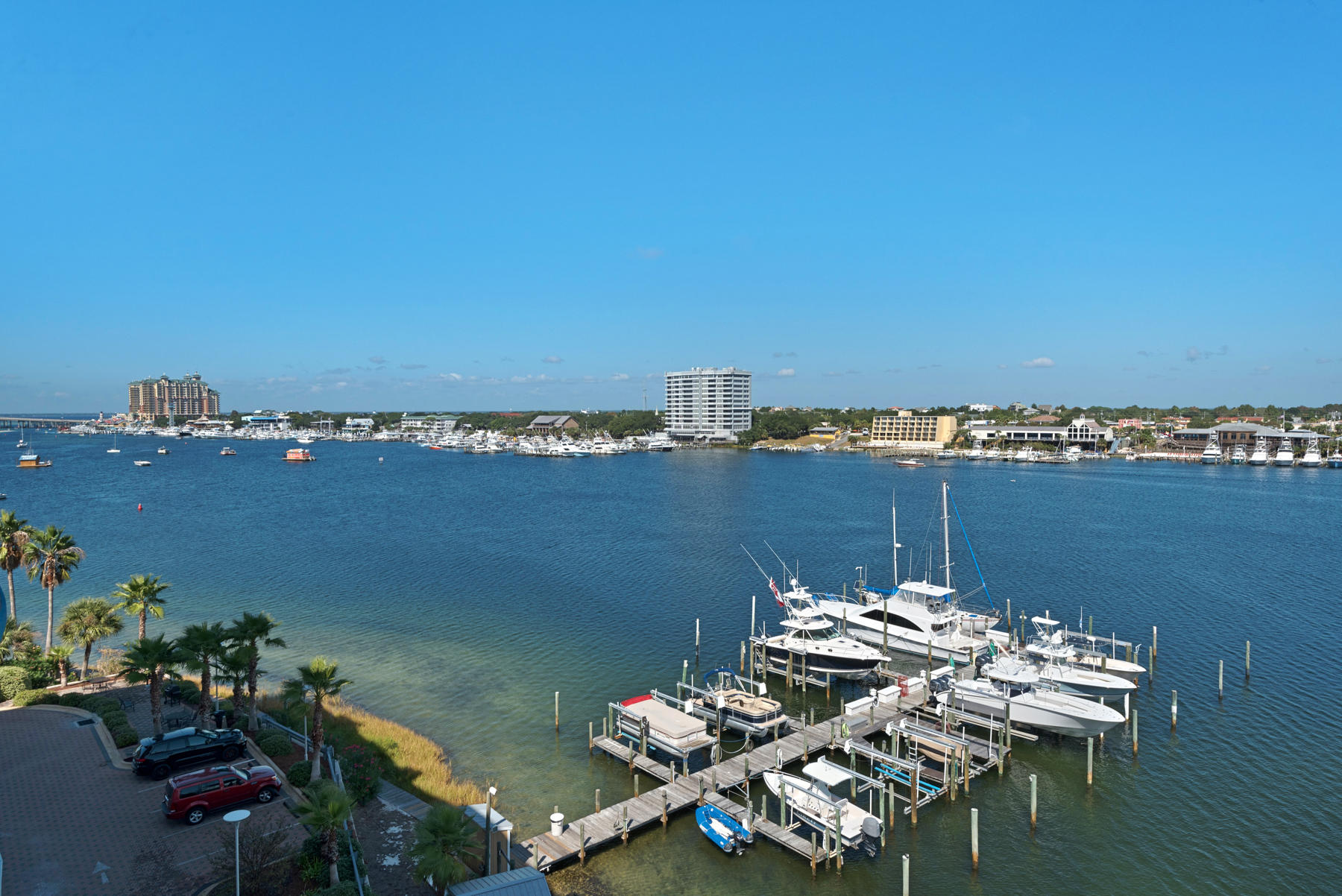 HARBOR LIGHTS - Residential