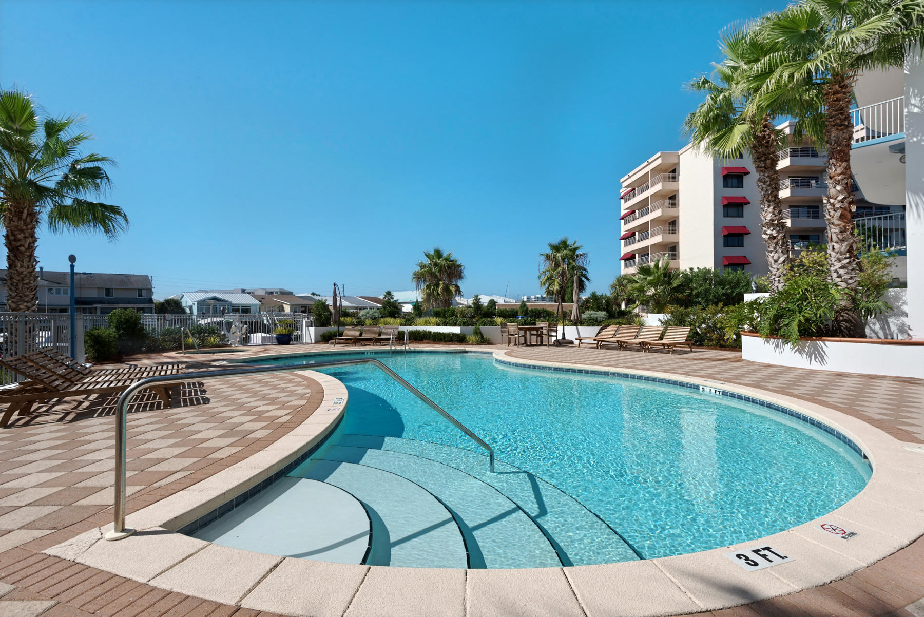 HARBOR LIGHTS - Residential