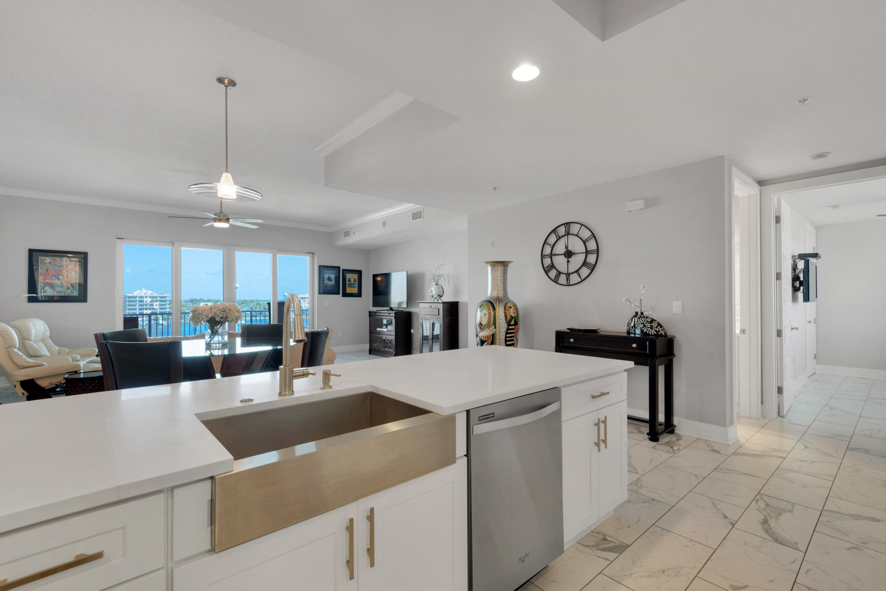 HARBOR LIGHTS - Residential