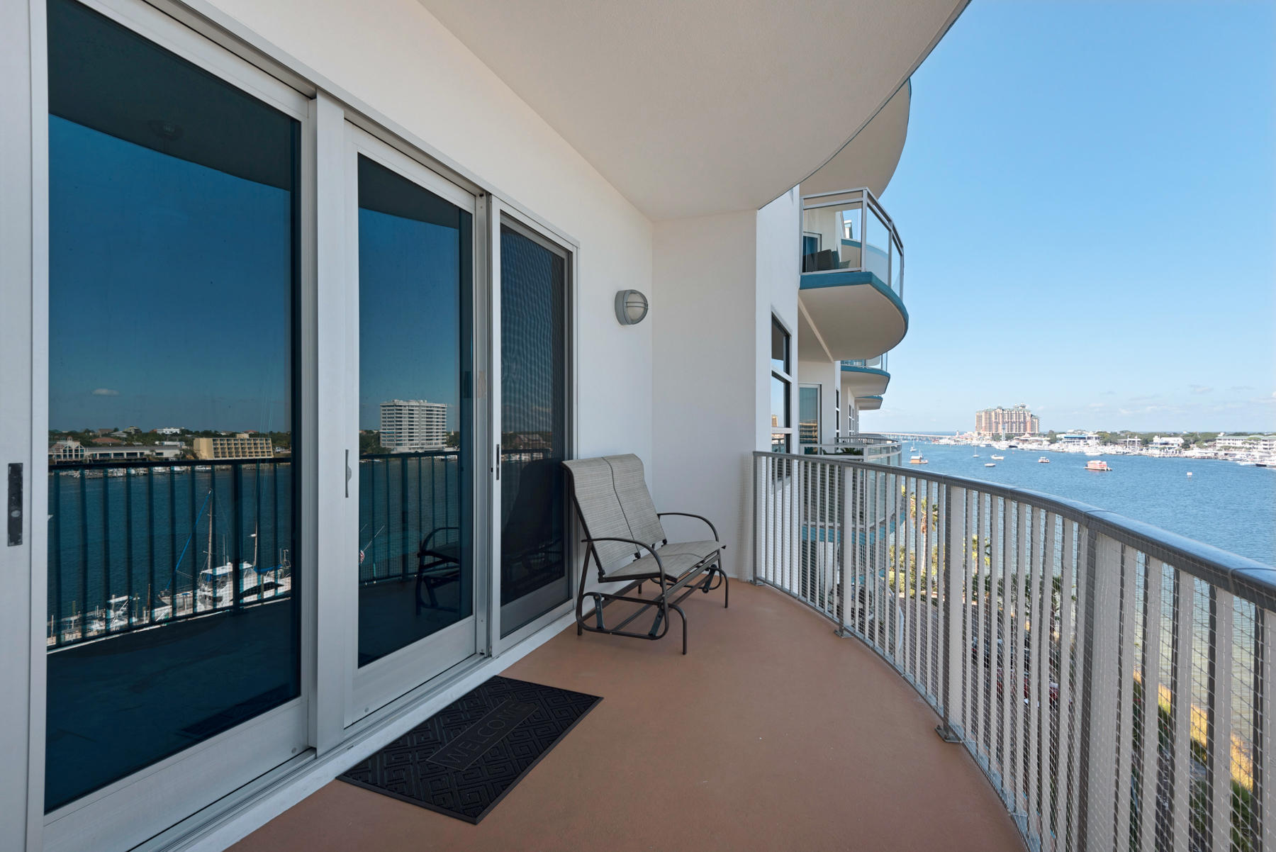 HARBOR LIGHTS - Residential