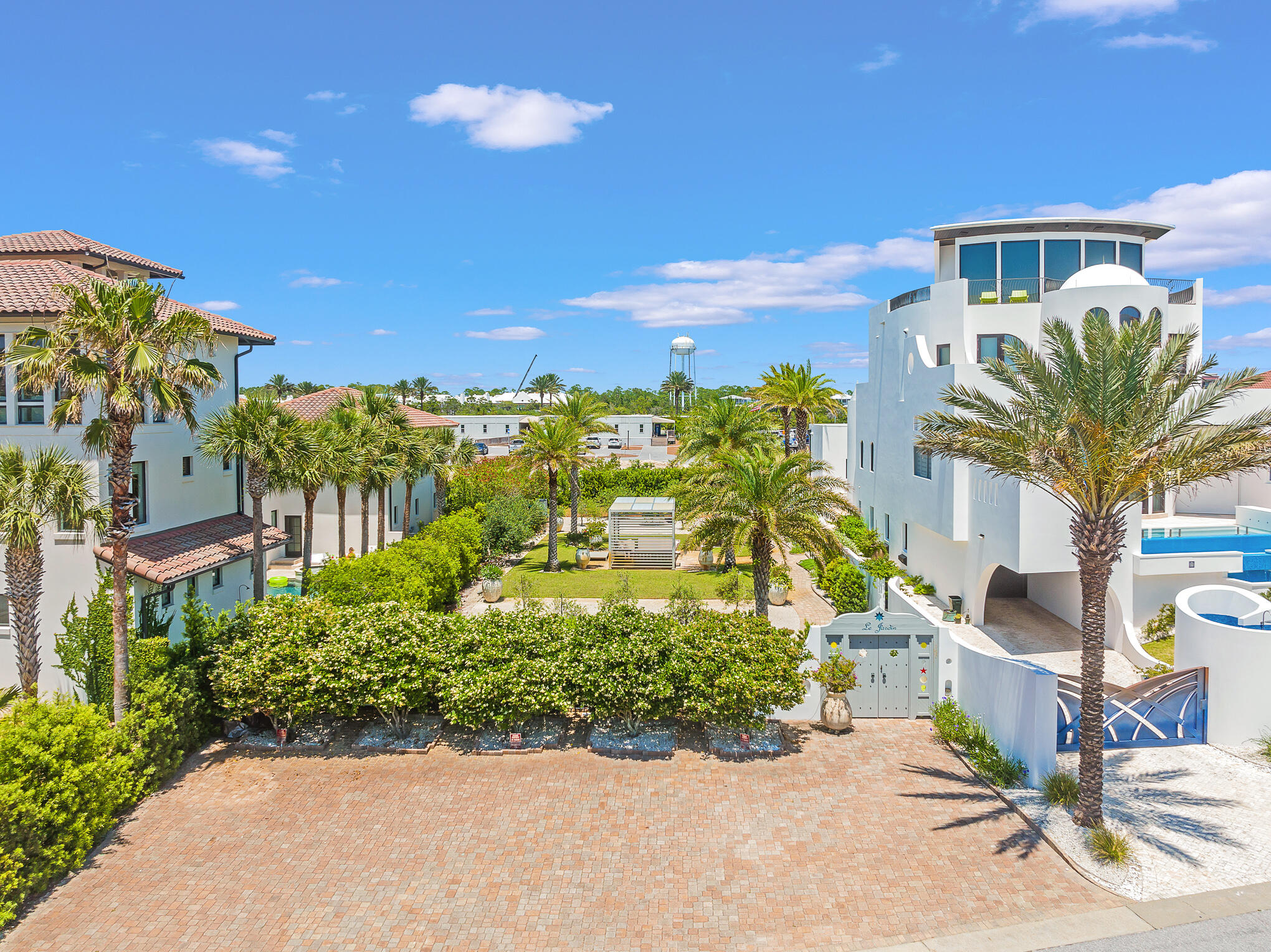 PARADISE BY THE SEA - Land