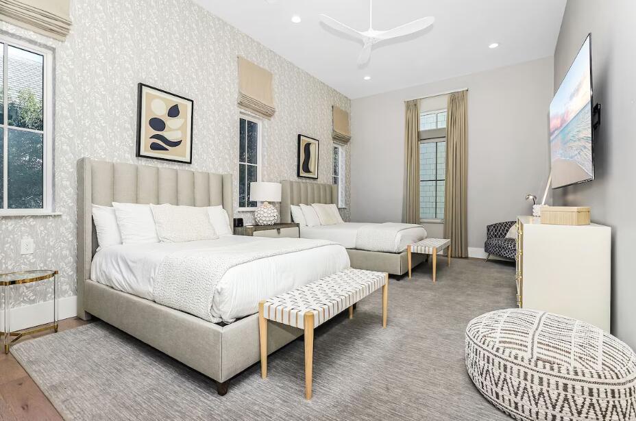 SEAGROVE 1ST ADDN - Residential
