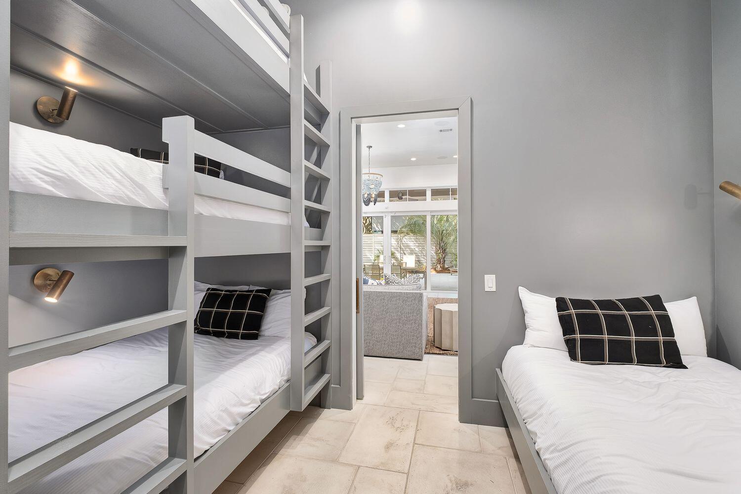 SEAGROVE 1ST ADDN - Residential