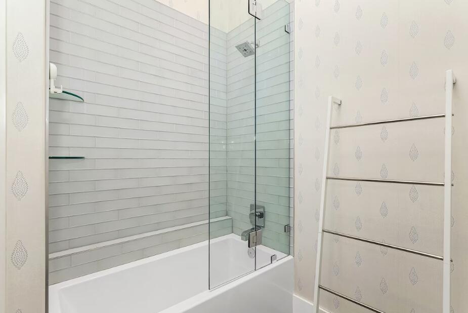 SEAGROVE 1ST ADDN - Residential