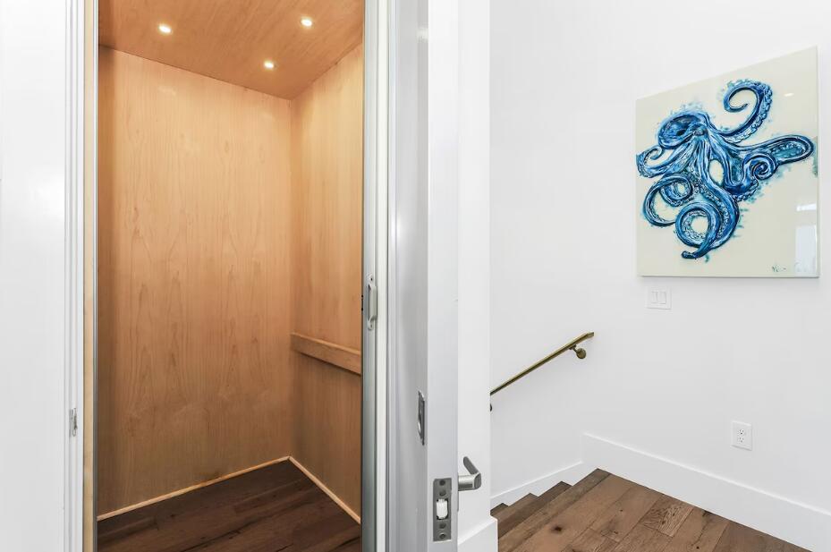 SEAGROVE 1ST ADDN - Residential