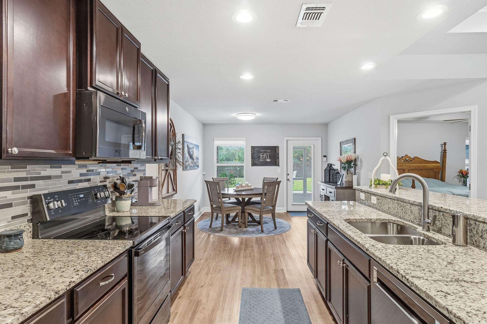 HOLLEY BY THE SEA - Residential