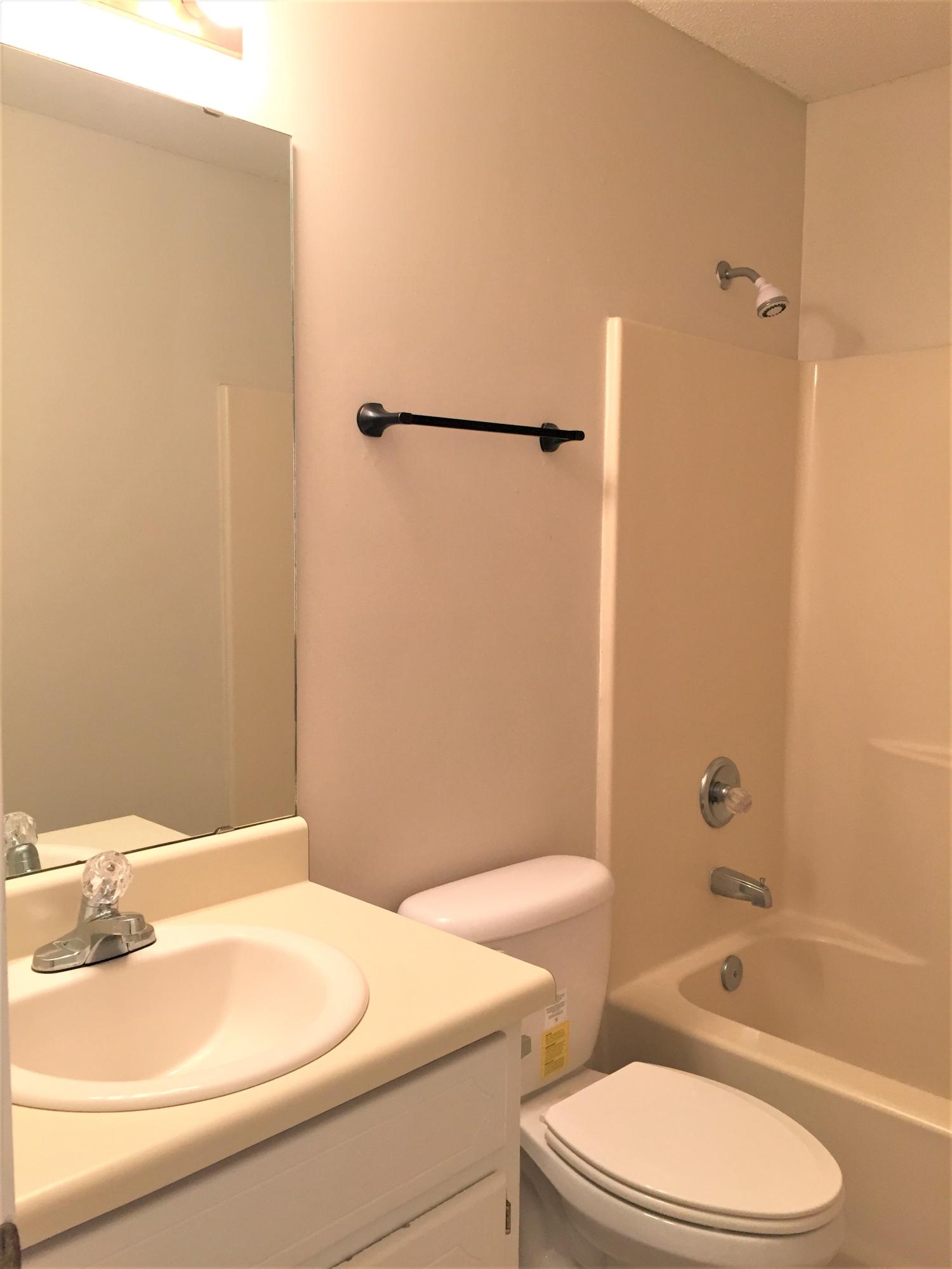 COUNTRYVIEW EST 3RD ADD - Residential Lease