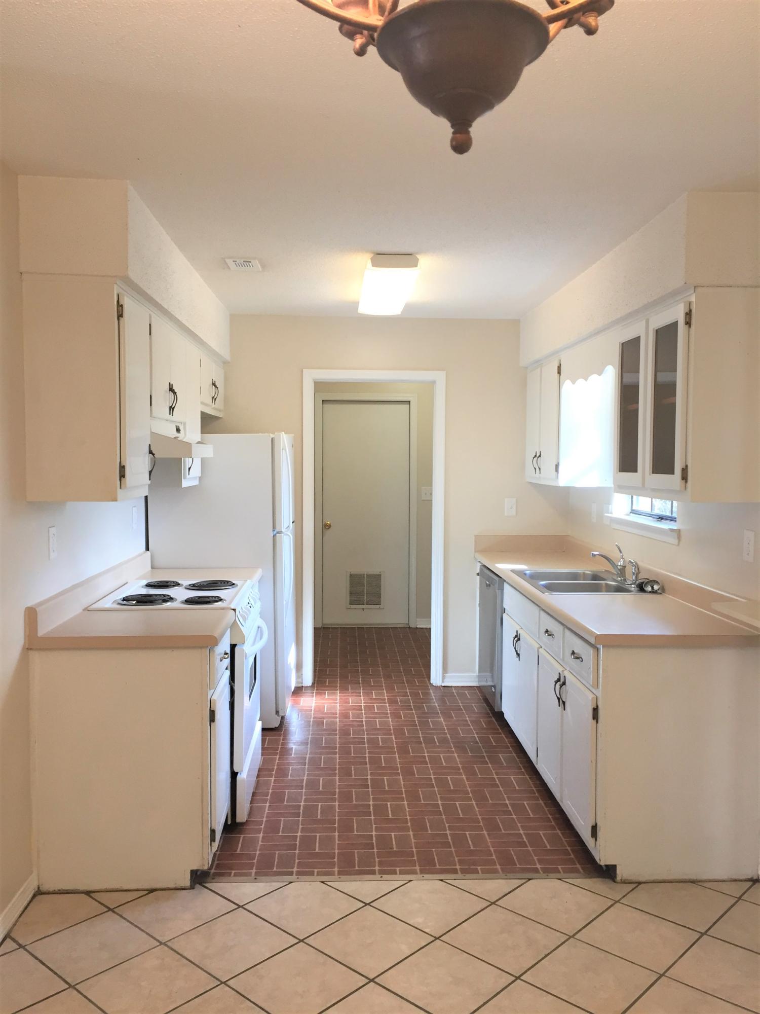 COUNTRYVIEW EST 3RD ADD - Residential Lease