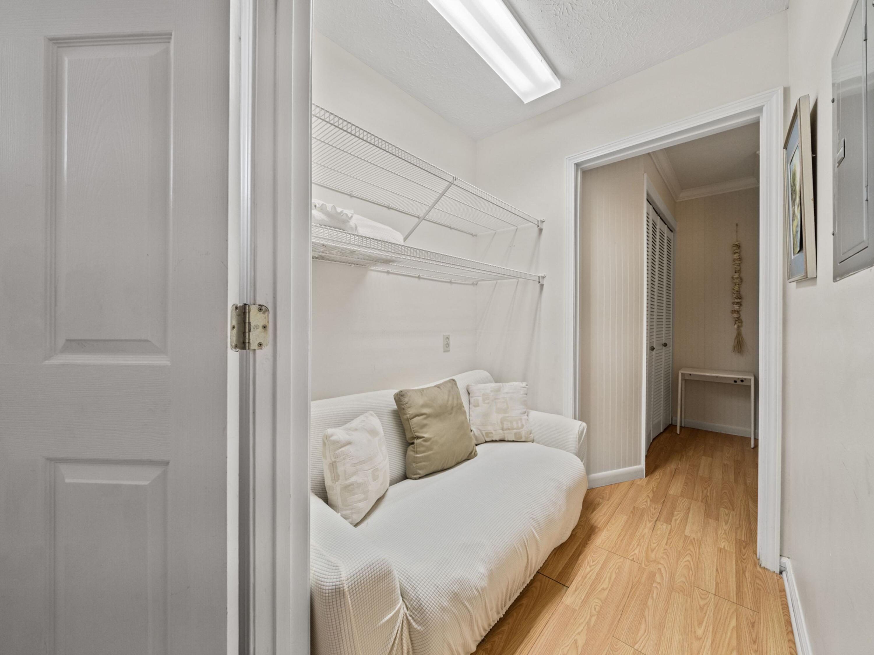 EASTERN LAKE S/D - Residential