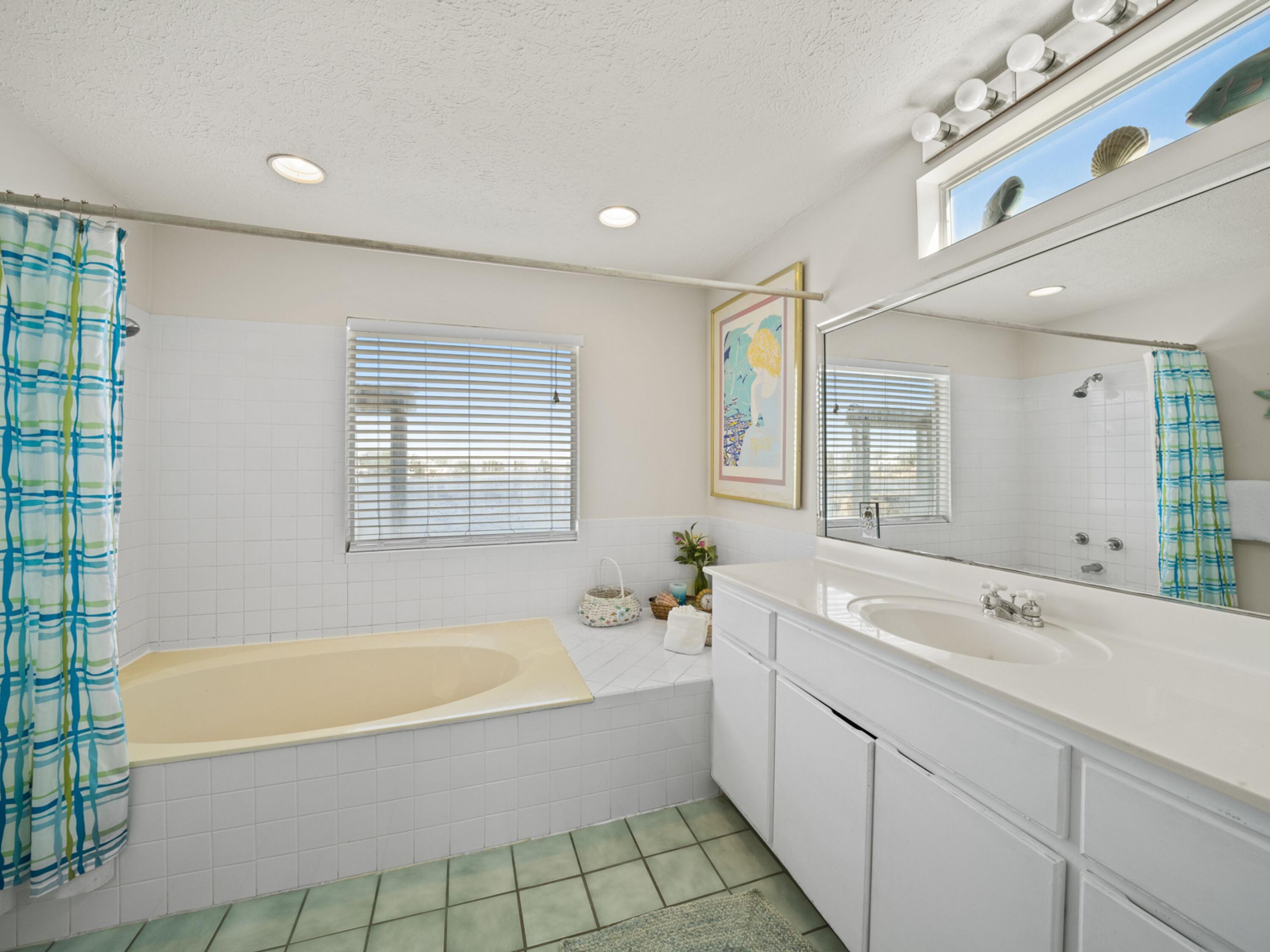 EASTERN LAKE S/D - Residential