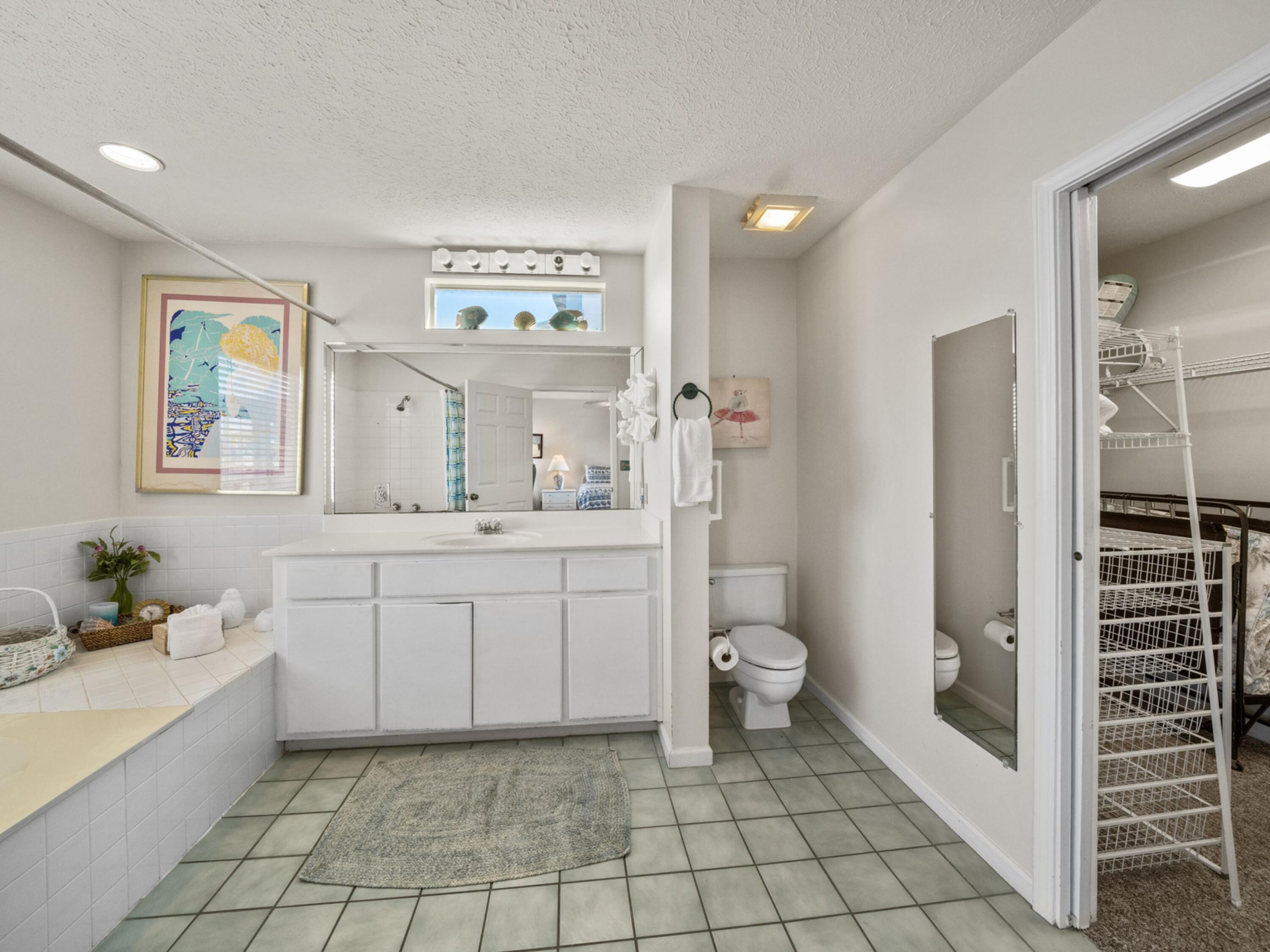 EASTERN LAKE S/D - Residential