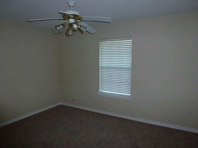 HAMPTON RIDGE ESTATES - Residential Lease