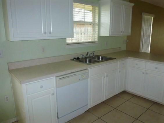 HAMPTON RIDGE ESTATES - Residential Lease