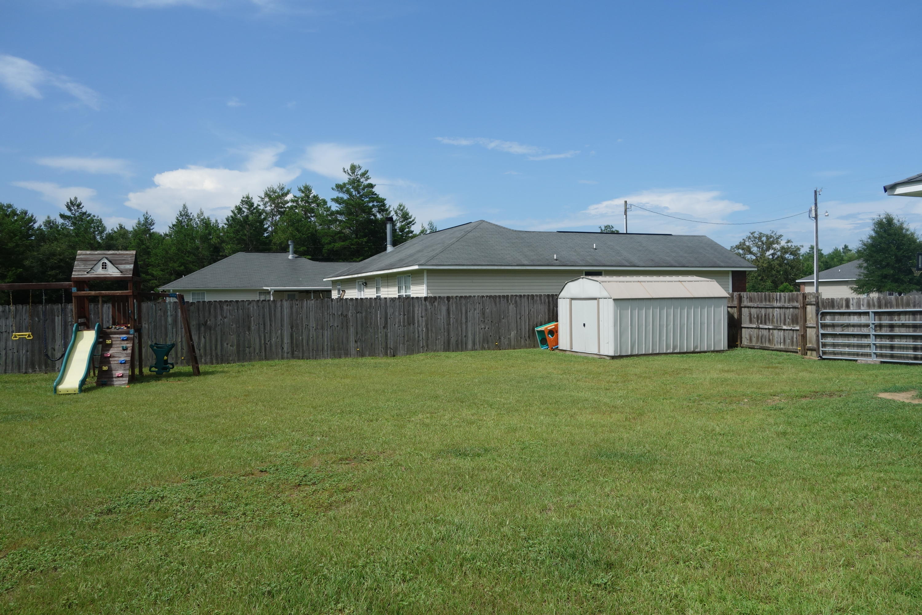 THE PINES - Residential