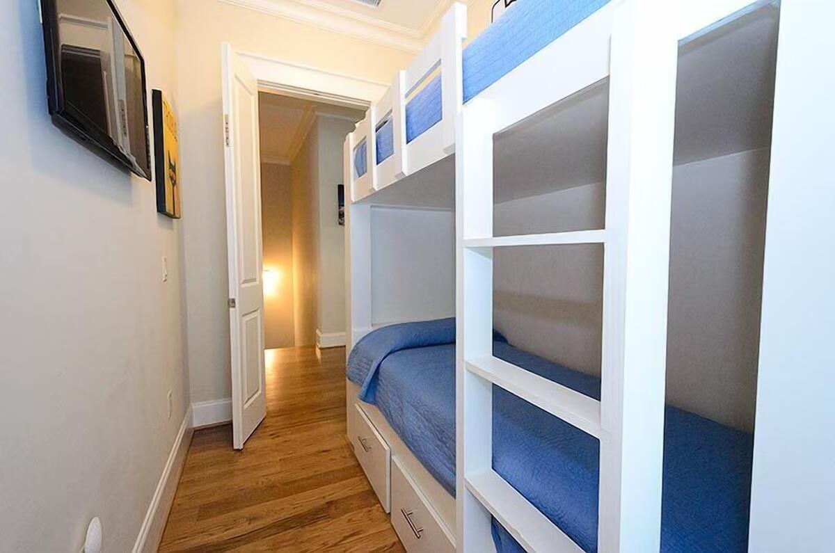 LAKESIDE AT BLUE MOUNTAIN BEACH - Residential