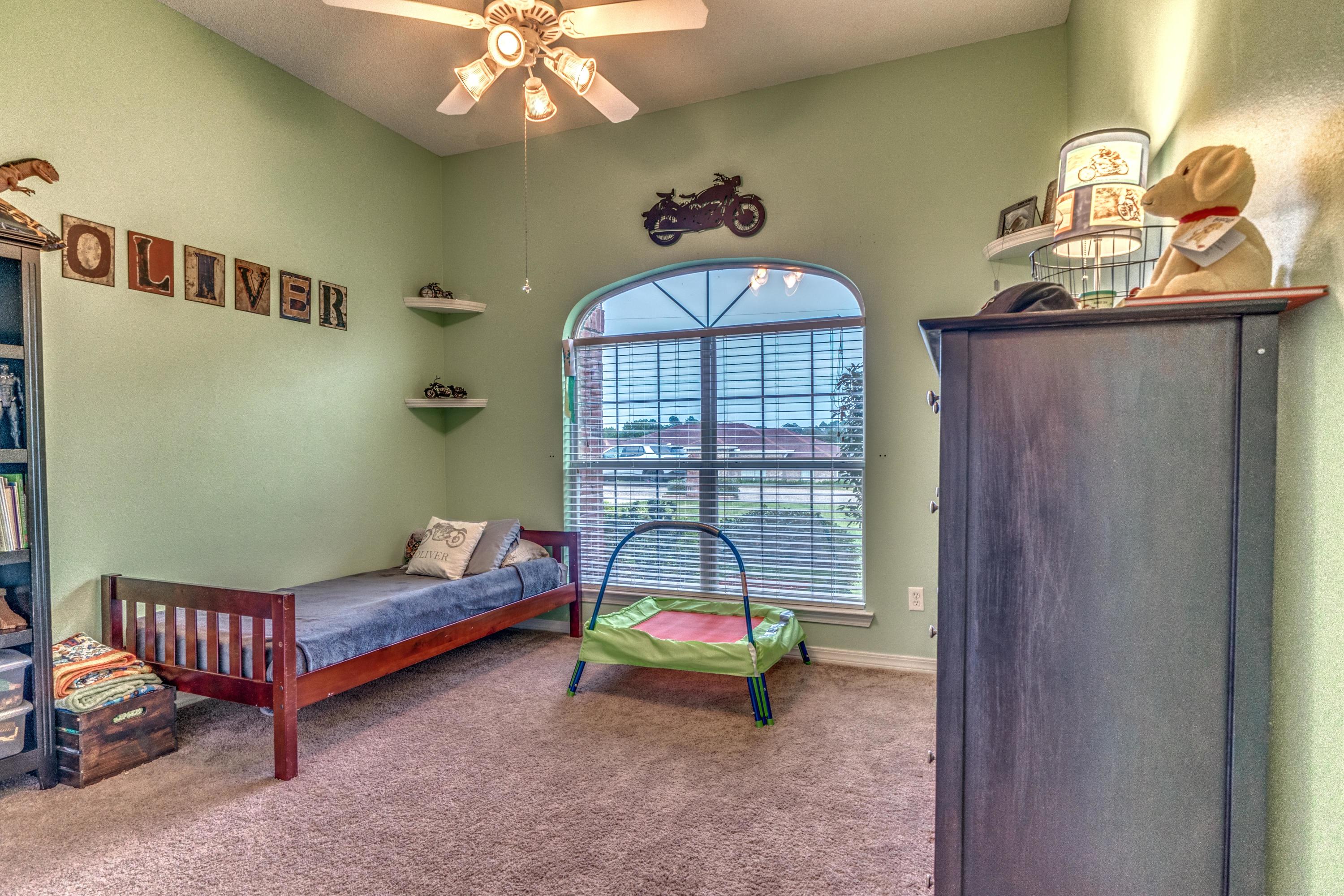 COUNTRYVIEW ESTATES 10TH ADDN - Residential