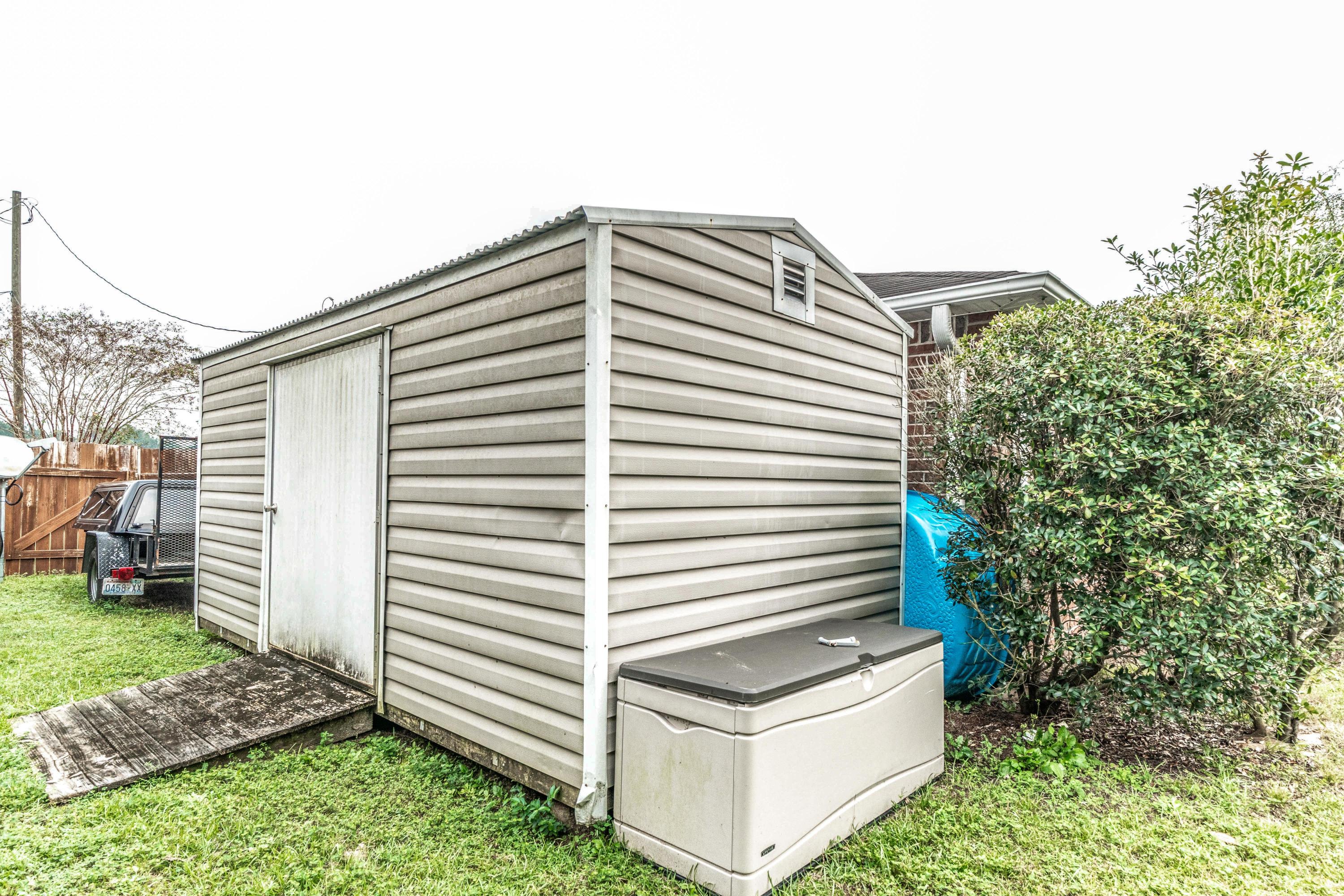 COUNTRYVIEW ESTATES 10TH ADDN - Residential