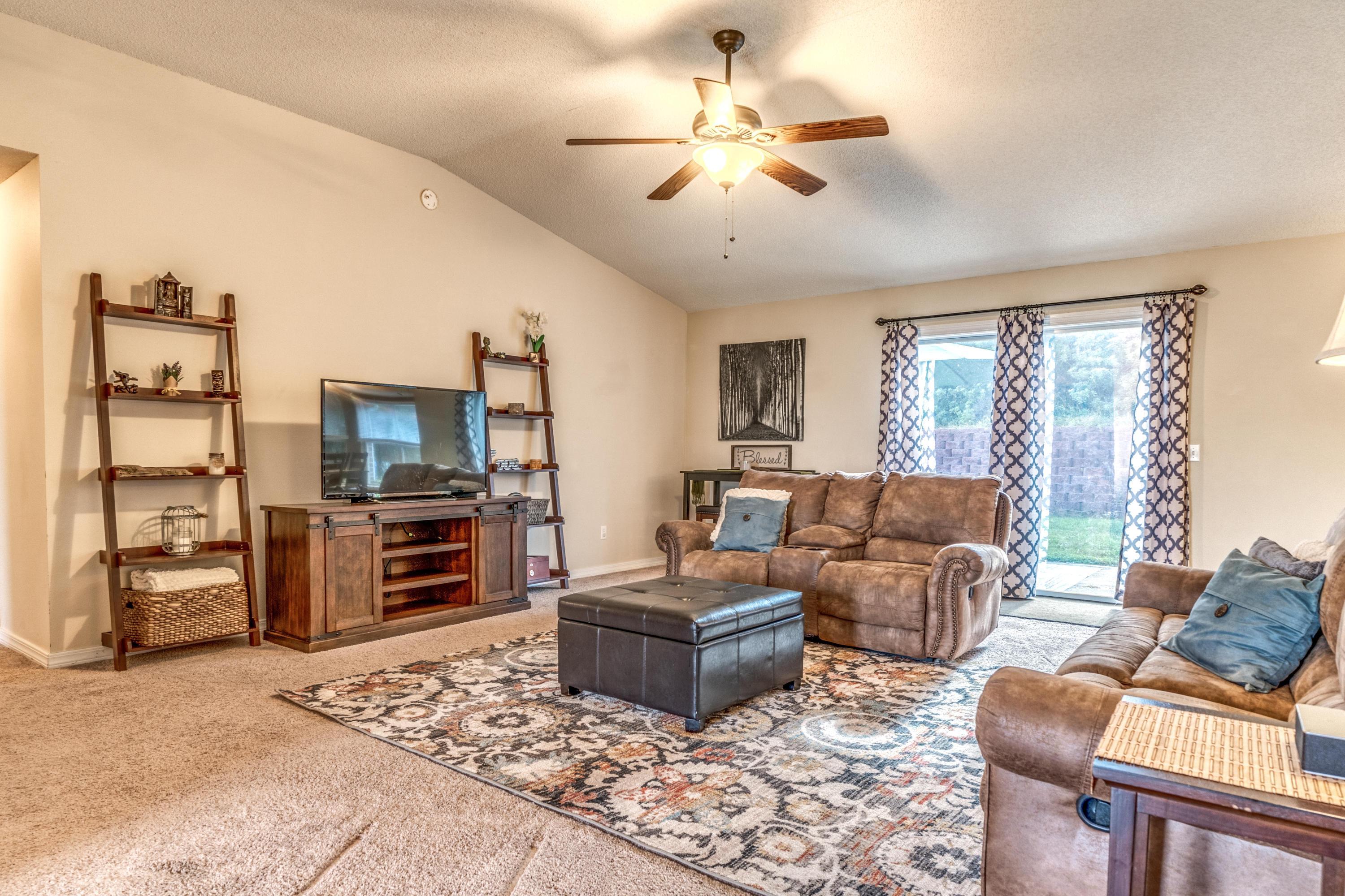 COUNTRYVIEW ESTATES 10TH ADDN - Residential