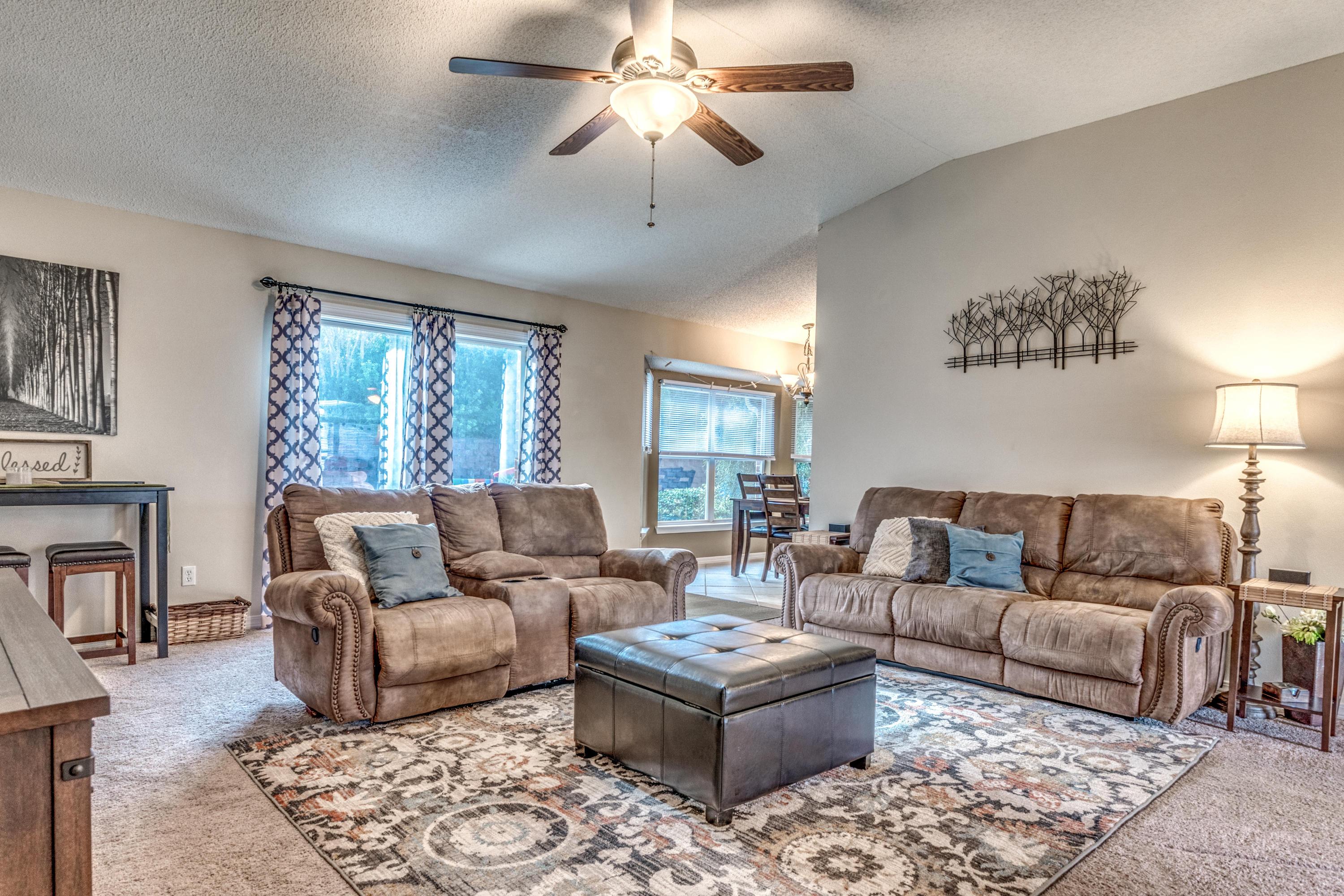 COUNTRYVIEW ESTATES 10TH ADDN - Residential