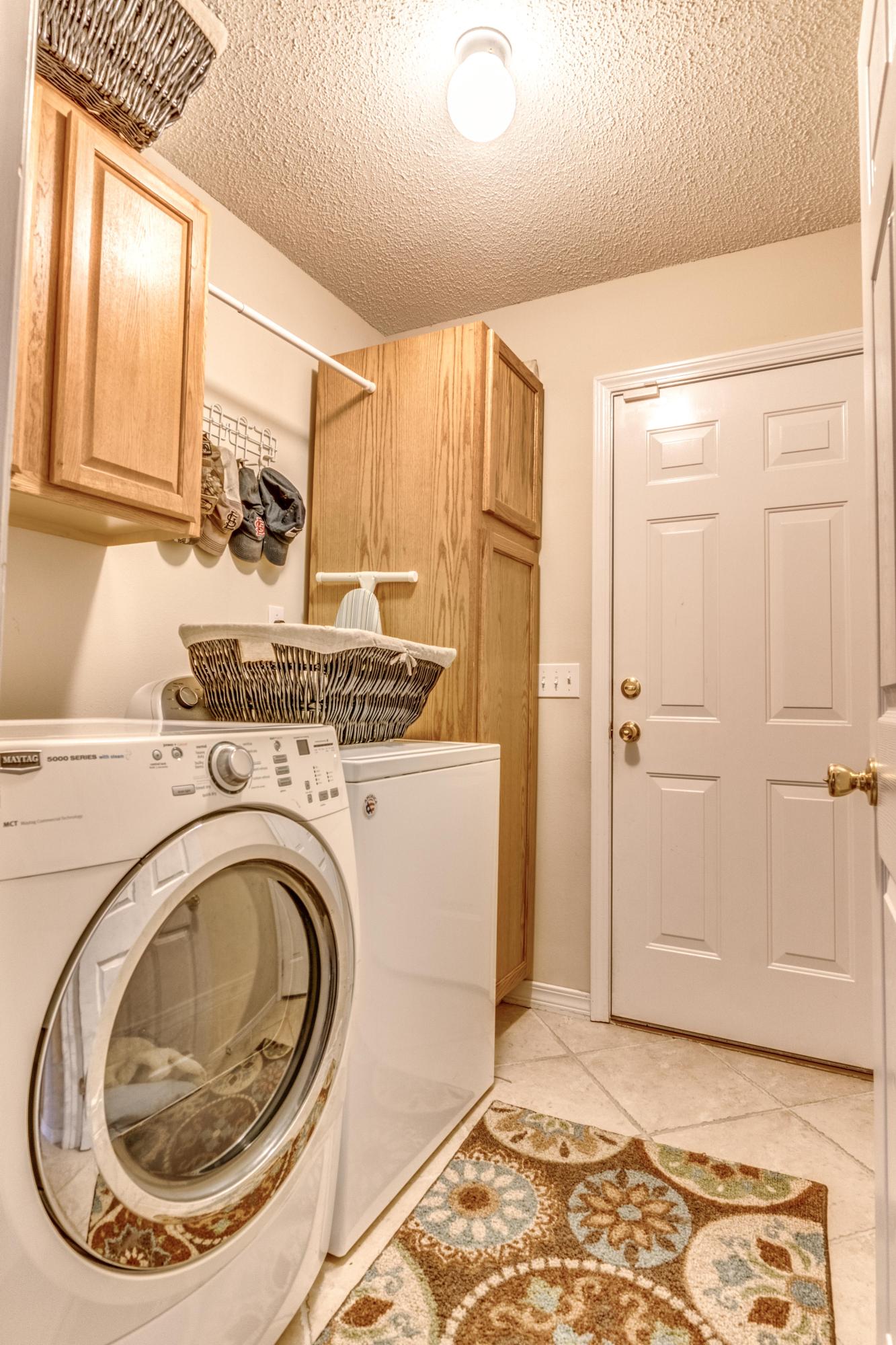 COUNTRYVIEW ESTATES 10TH ADDN - Residential