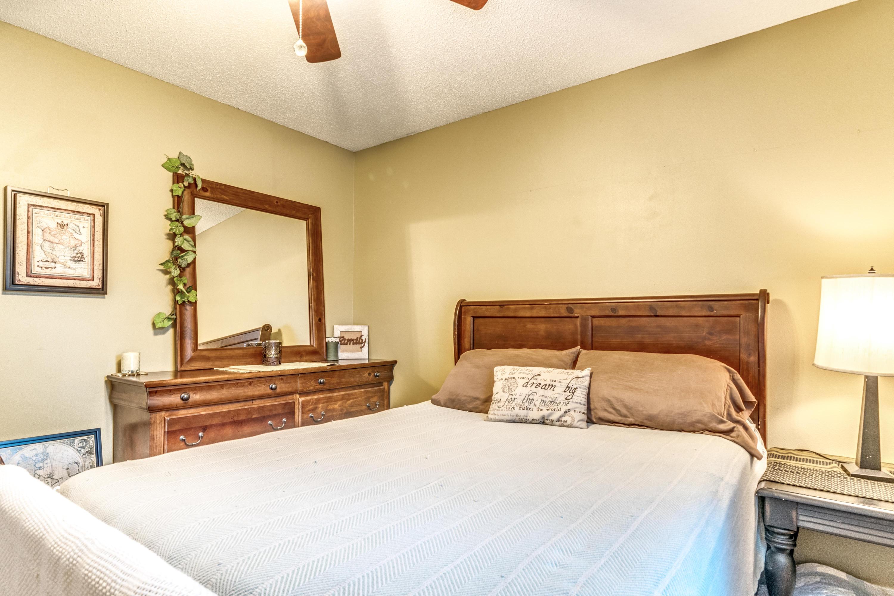 COUNTRYVIEW ESTATES 10TH ADDN - Residential