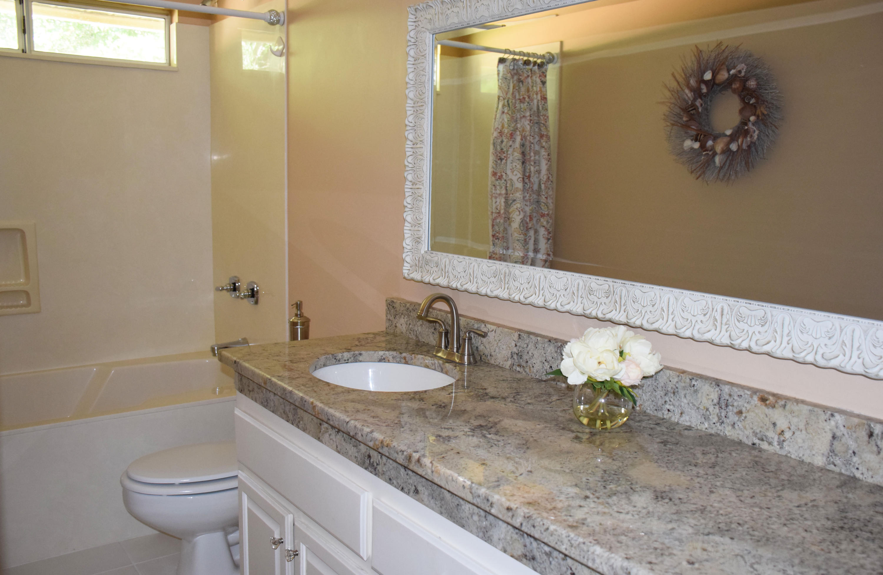 Rocky Bayou Estates 8A, Lot 1 - Residential