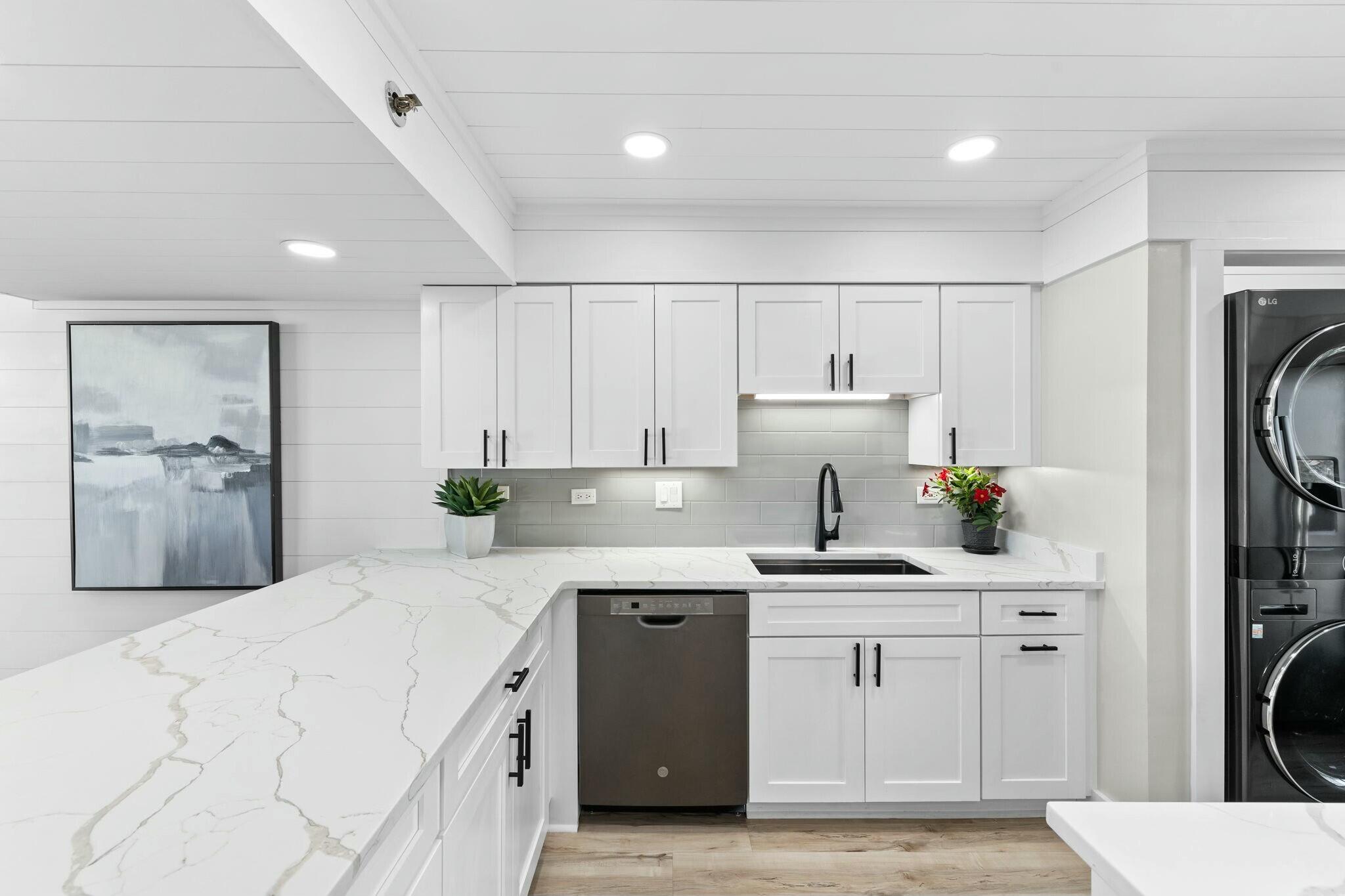 MAINSAIL CONDO PH 1 - Residential