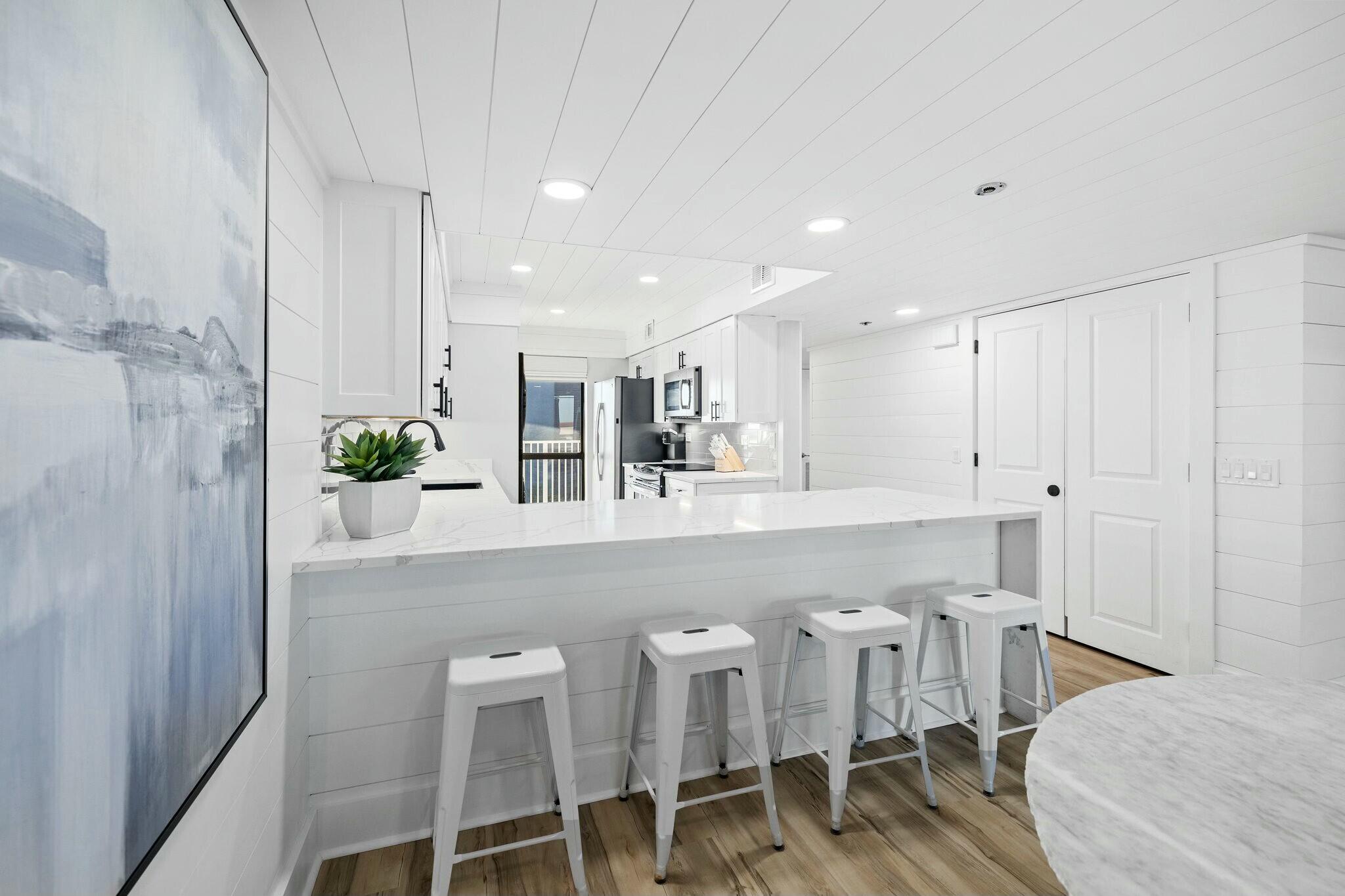 MAINSAIL CONDO PH 1 - Residential