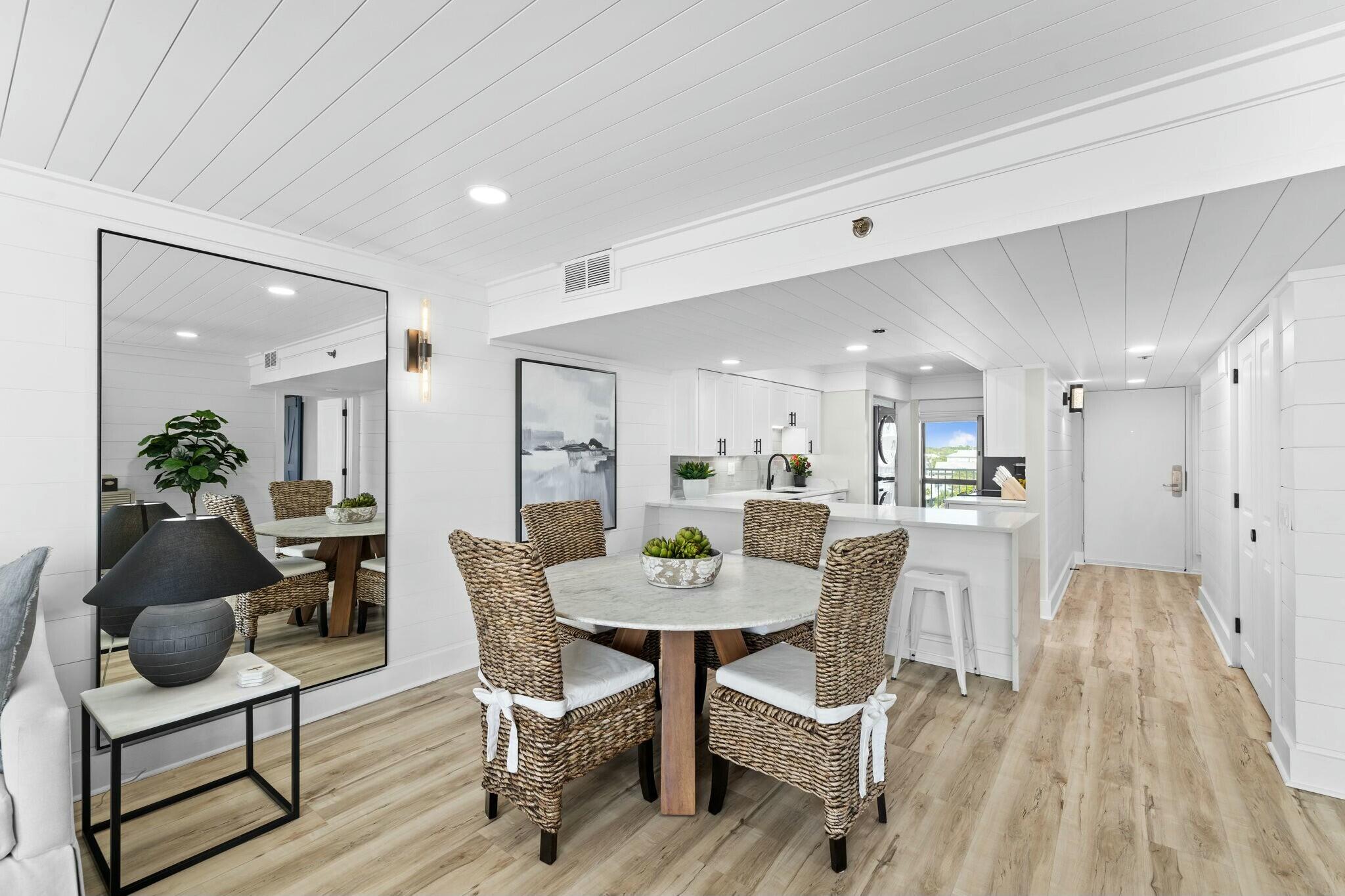 MAINSAIL CONDO PH 1 - Residential