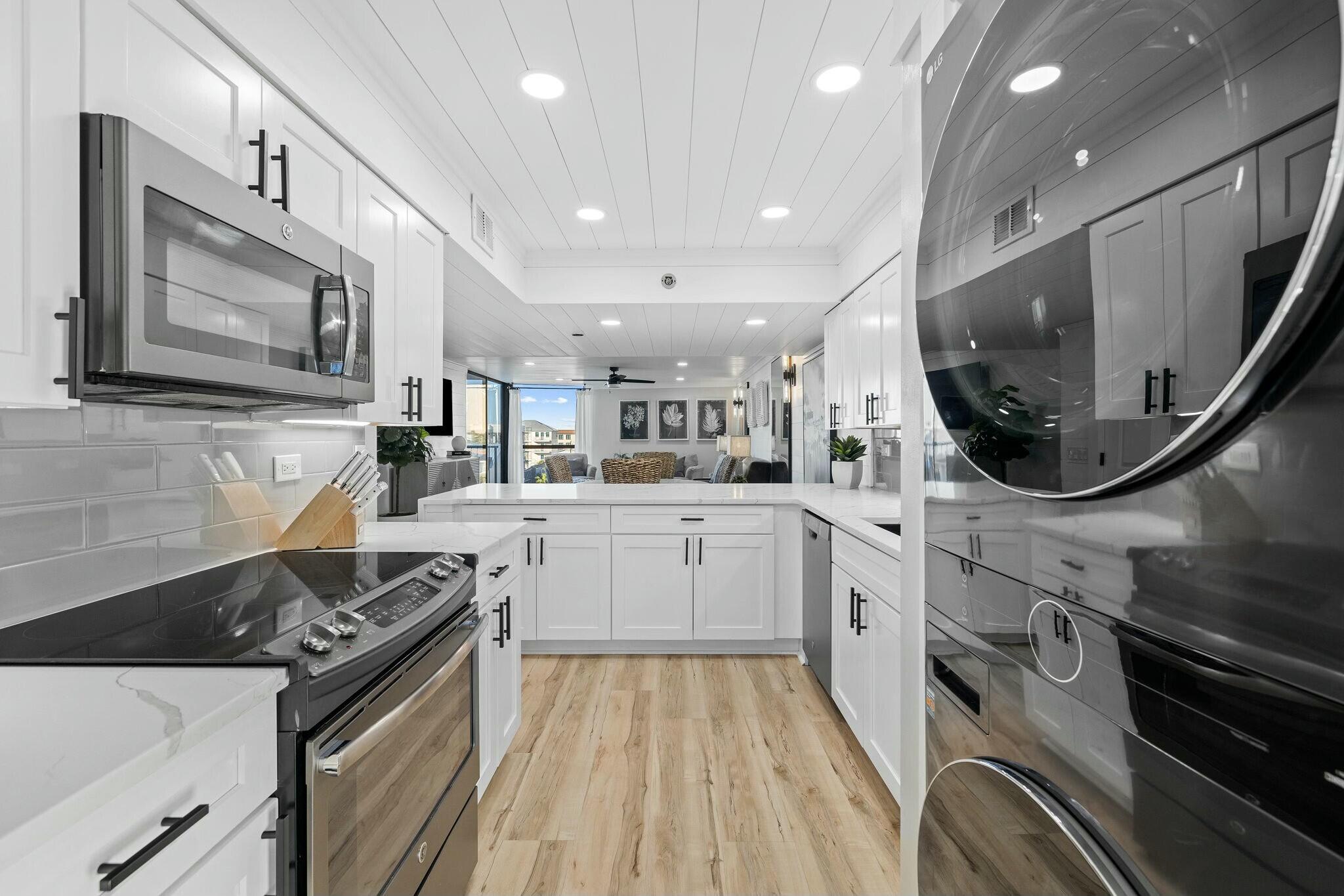 MAINSAIL CONDO PH 1 - Residential