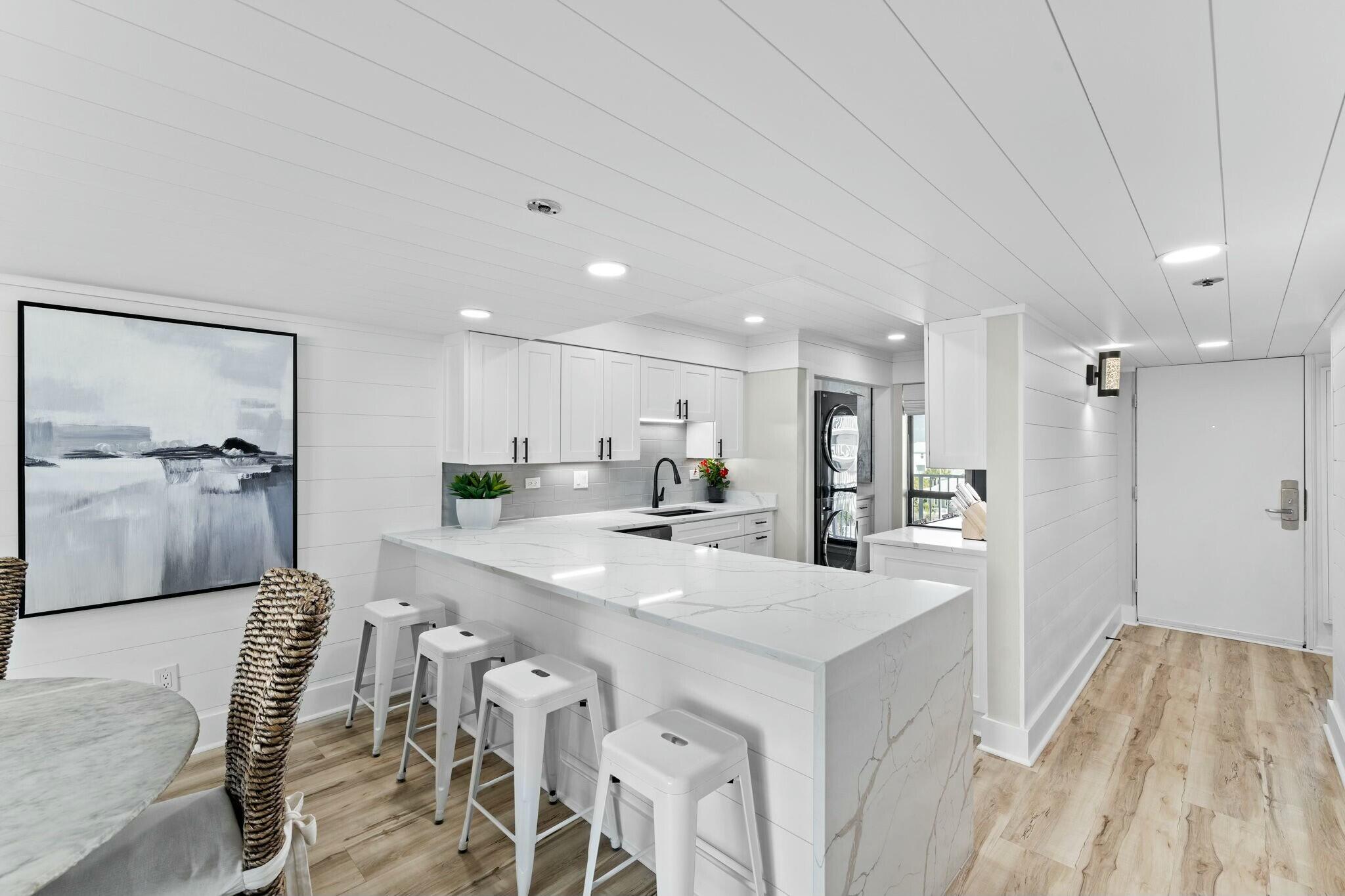 MAINSAIL CONDO PH 1 - Residential