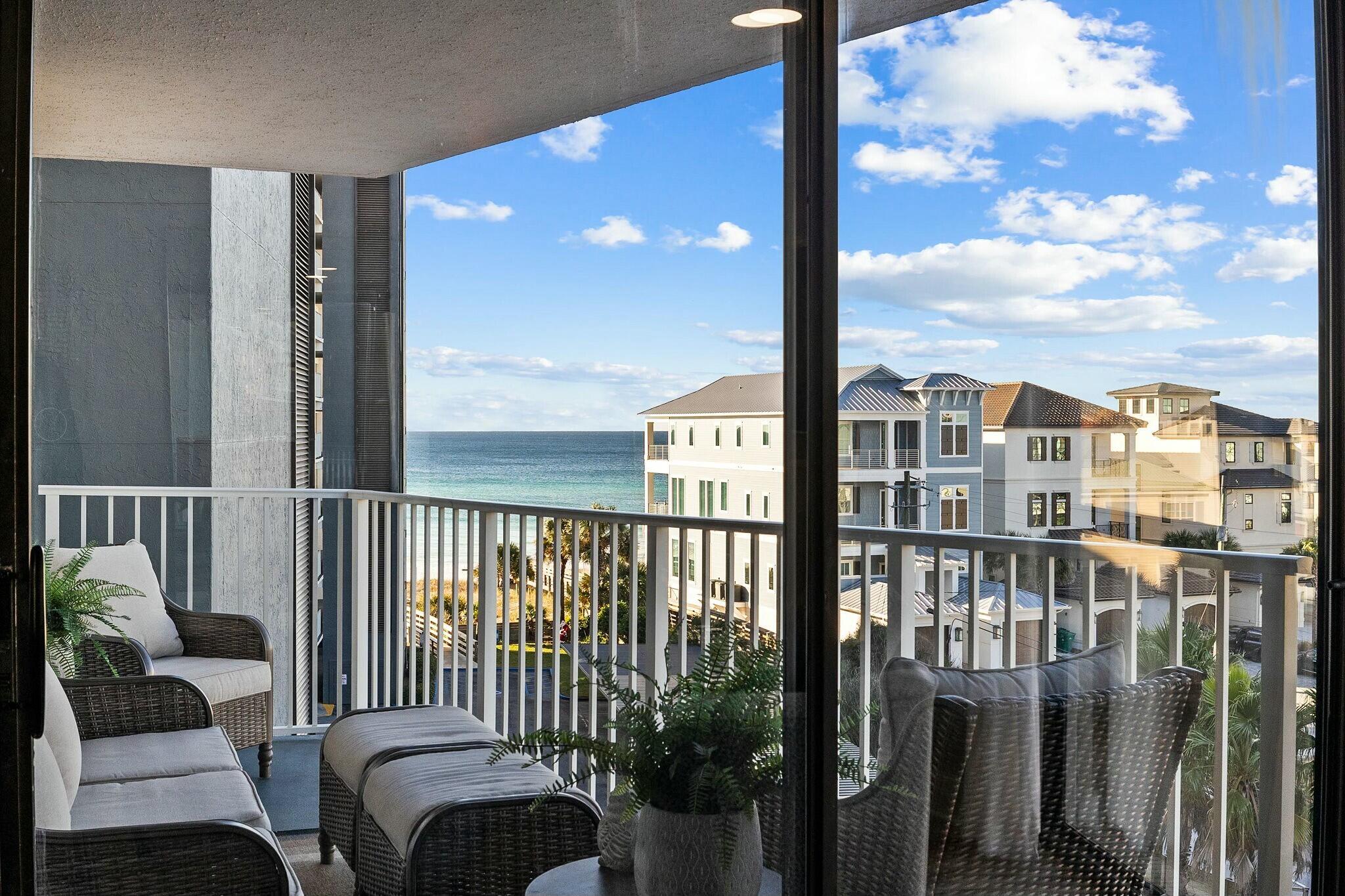 MAINSAIL CONDO PH 1 - Residential