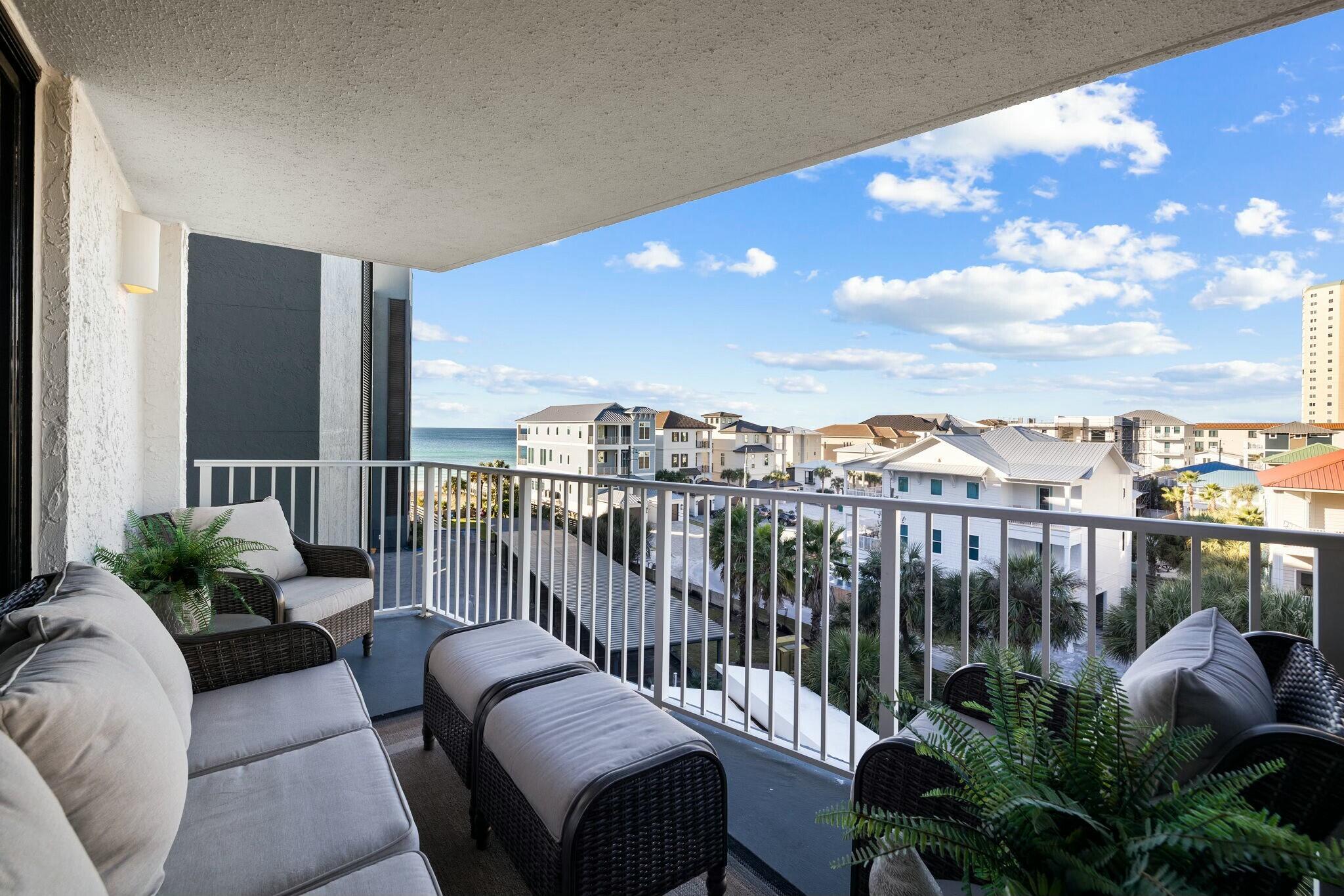MAINSAIL CONDO PH 1 - Residential