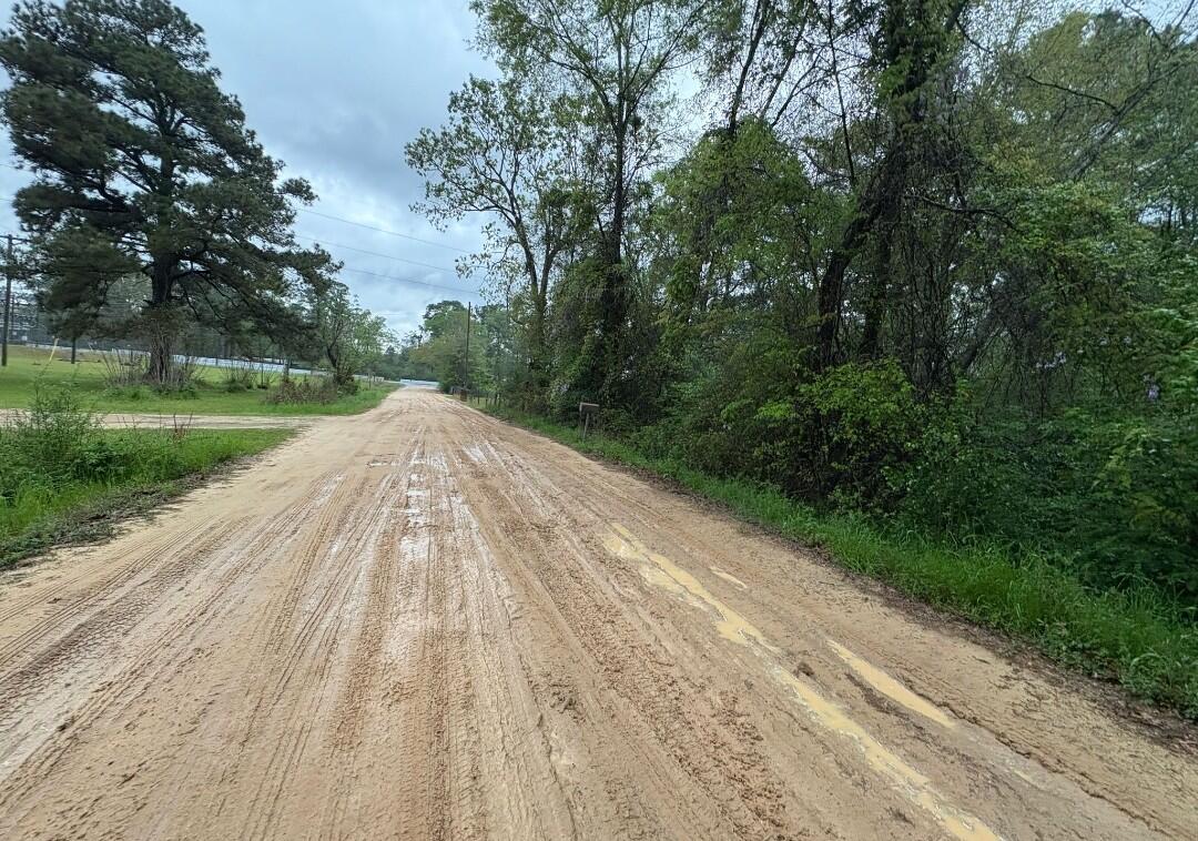 NO RECORDED SUBDIVISION - Land