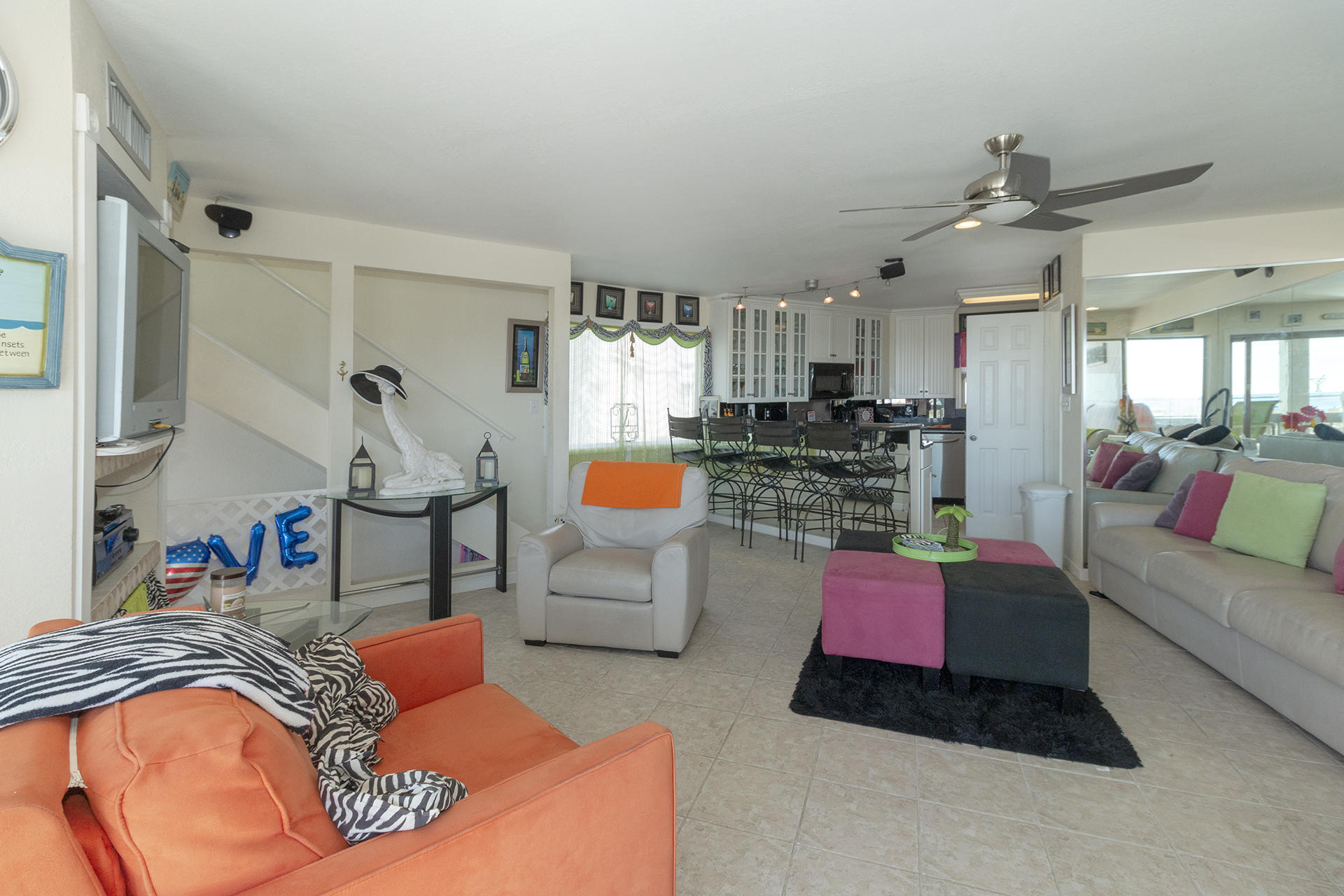 POINT OF VIEW T/H CONDO - Residential